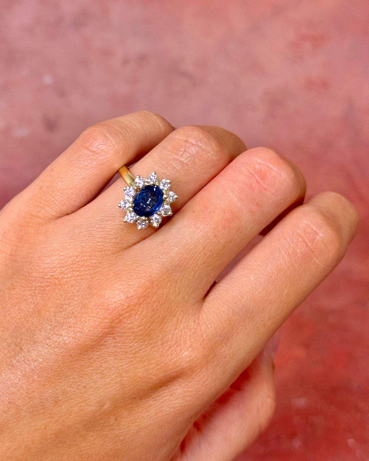Bague Marguerite Saphir Cornflower 1.45 carat & Diamants 0.70 carat F/VVS 4,43g "Adriana" - Elliade Paris