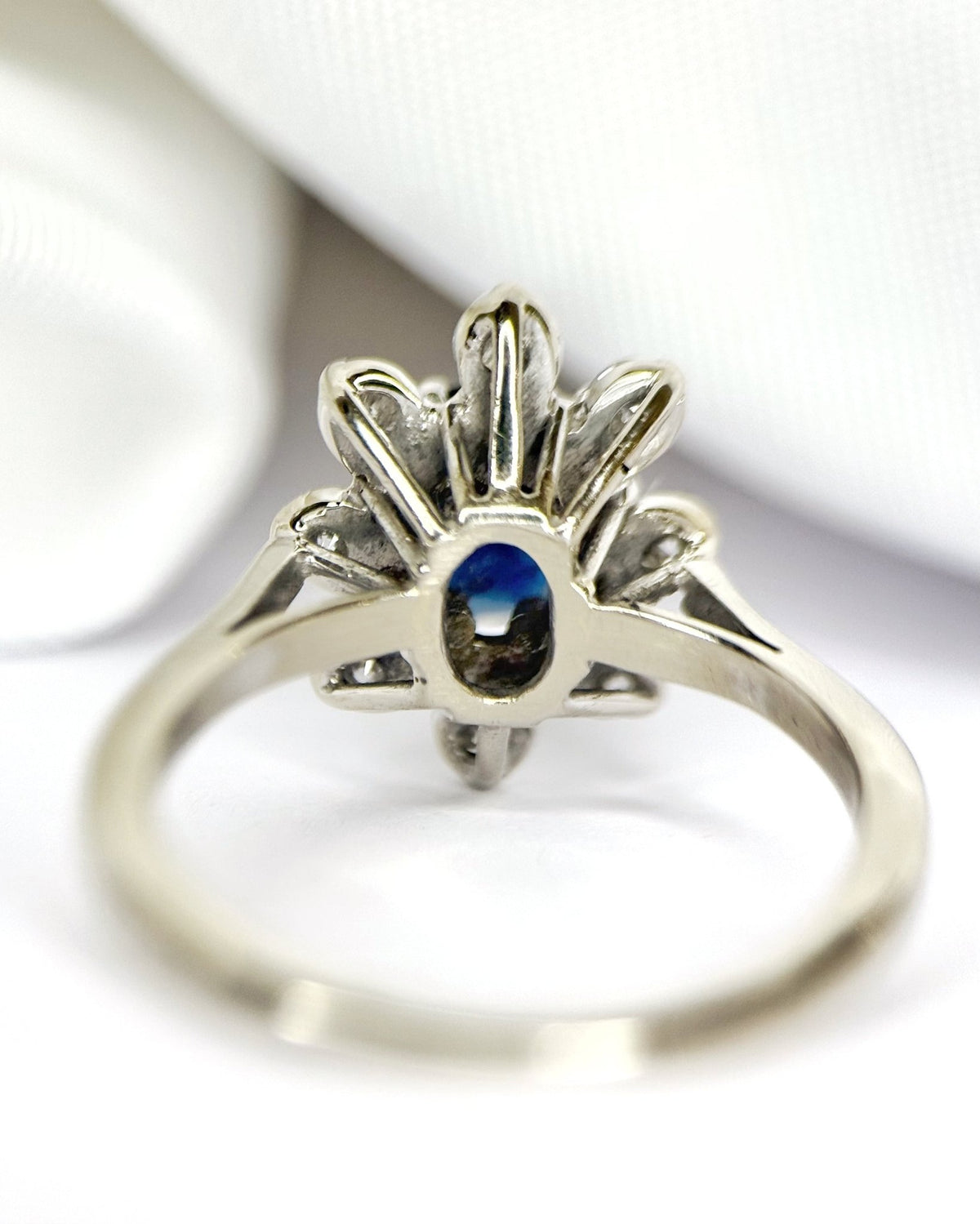 Bague Marguerite Saphir & Diamants "Agnes" - Elliade Paris