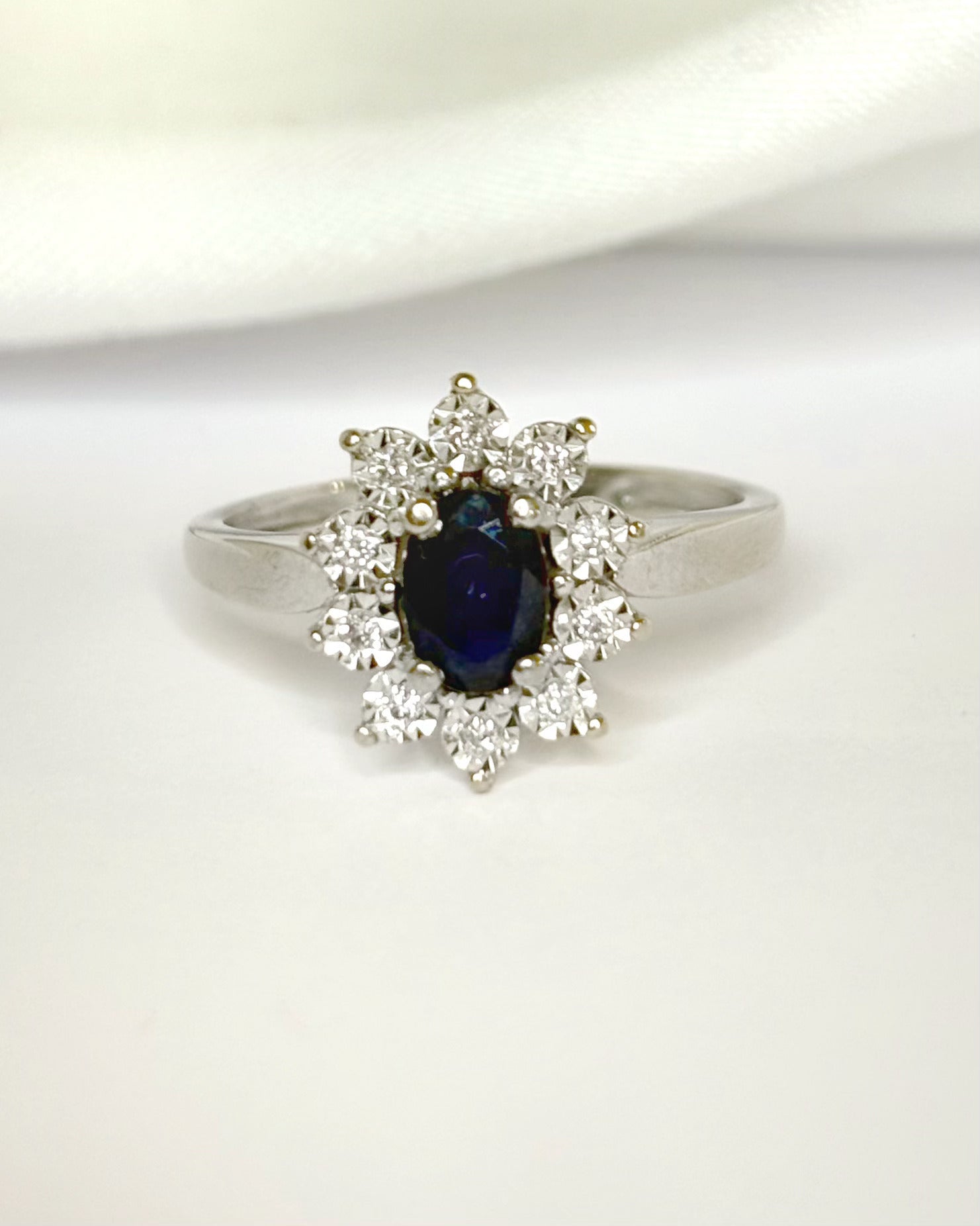 Bague Marguerite Saphir & Diamants "Pavanne" - Elliade Paris