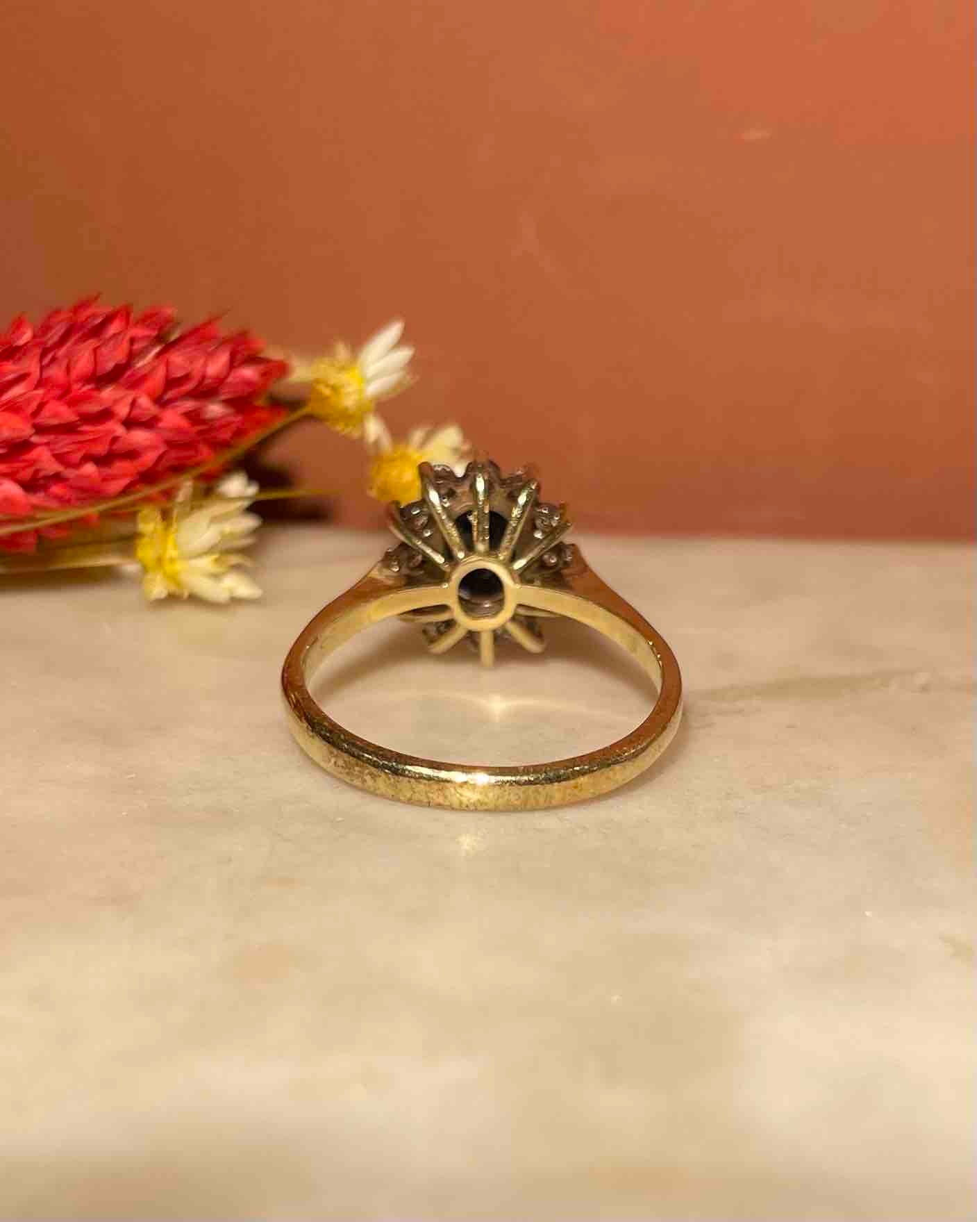 Bague Marguerite Saphir et 10 Diamants "Lucianne" - Elliade Paris