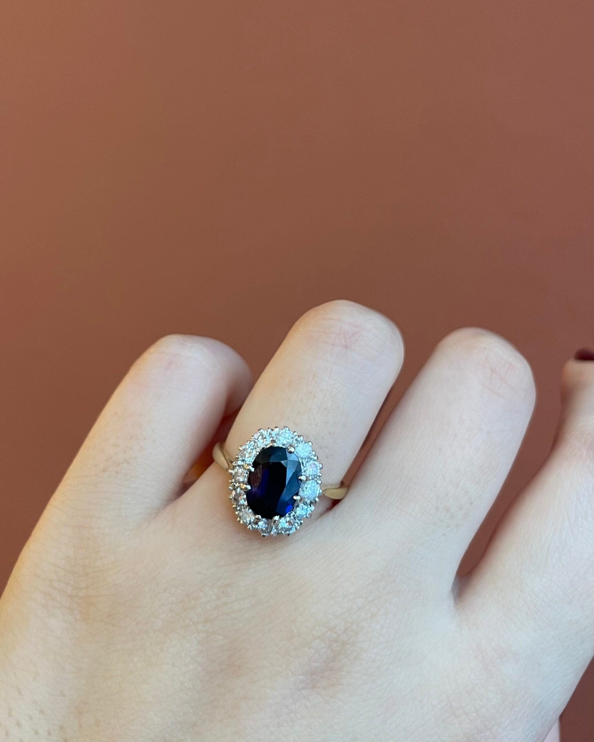 2 Carat Sapphire & Diamond Marguerite Ring "Mahnoor"