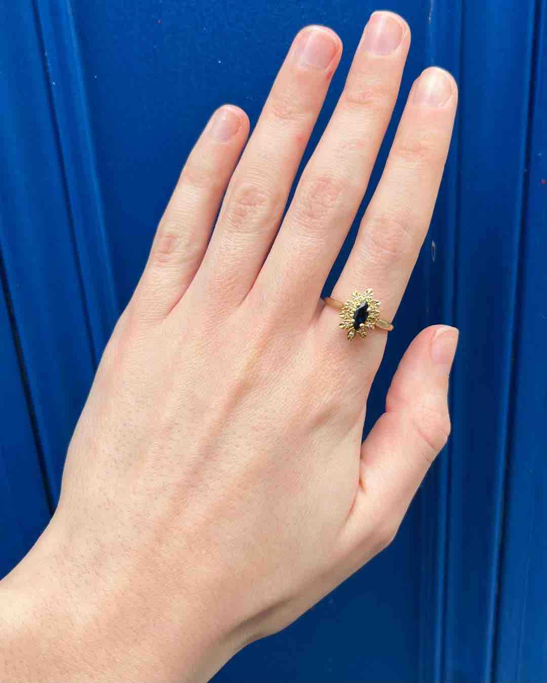 Bague Marguerite Saphir et Diamants "Léria" - Elliade Paris