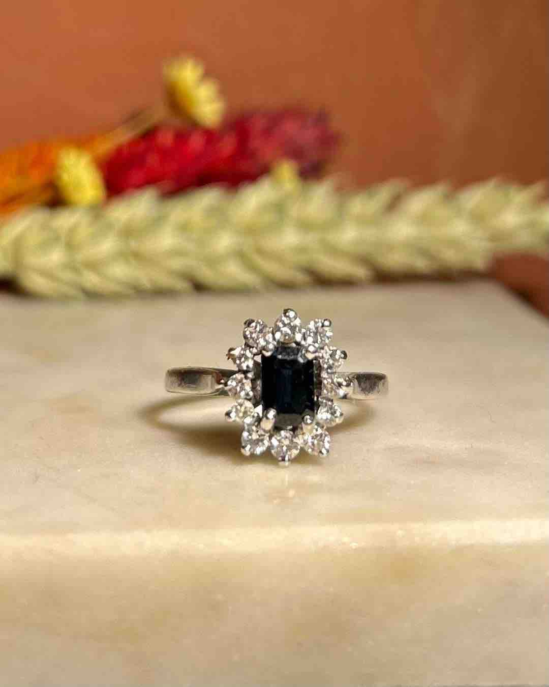 "Louna" Sapphire & Diamond Daisy Ring