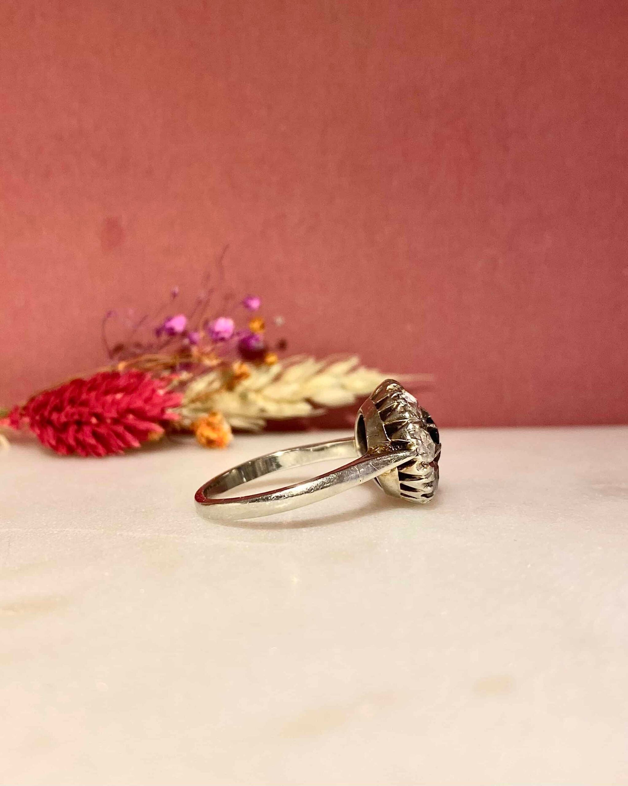 Bague Marguerite Saphir & 7 Diamants 0.90 carat "Micha"