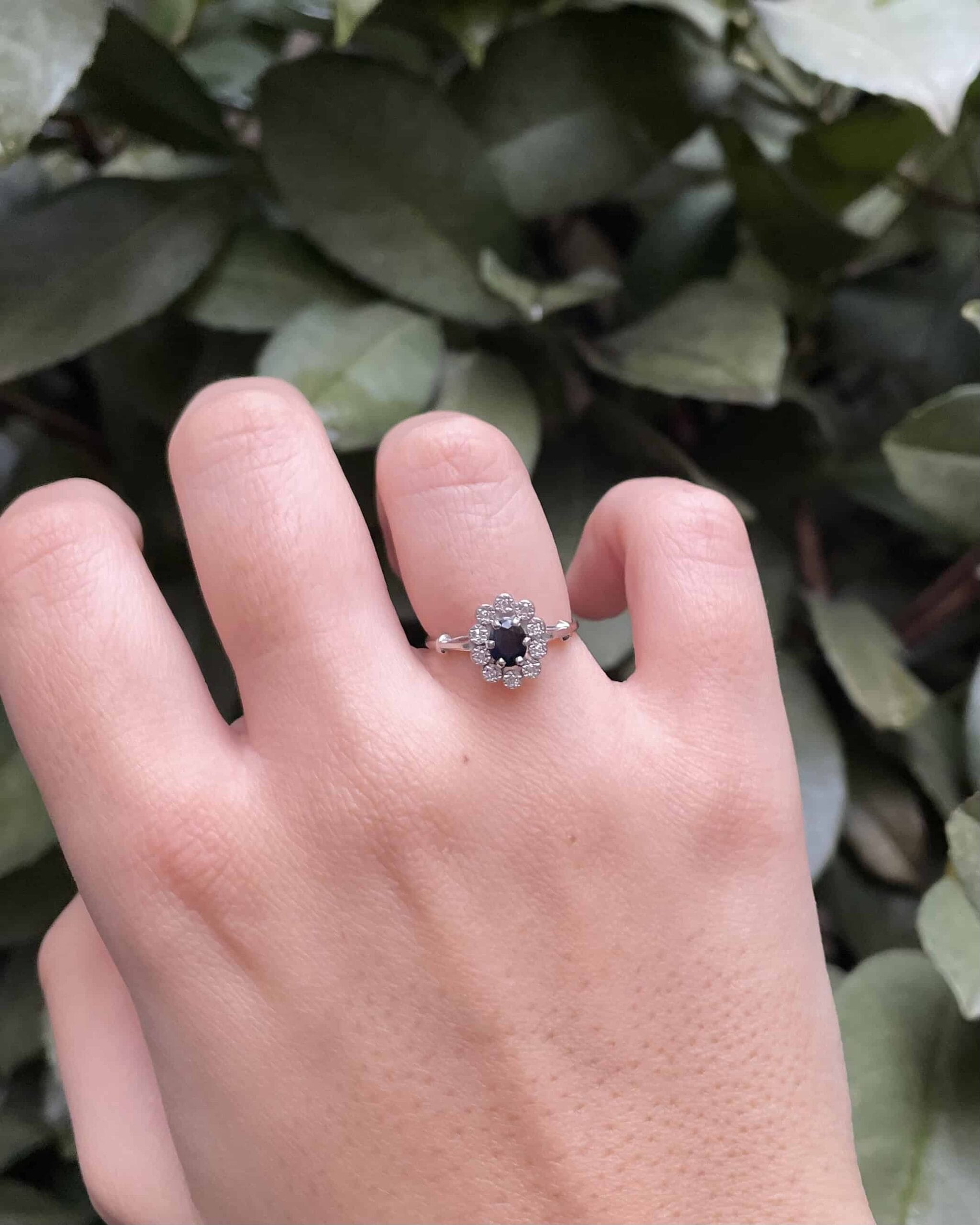 Bague Marguerite Saphir & 10 Diamants "Jessica" - Elliade Paris