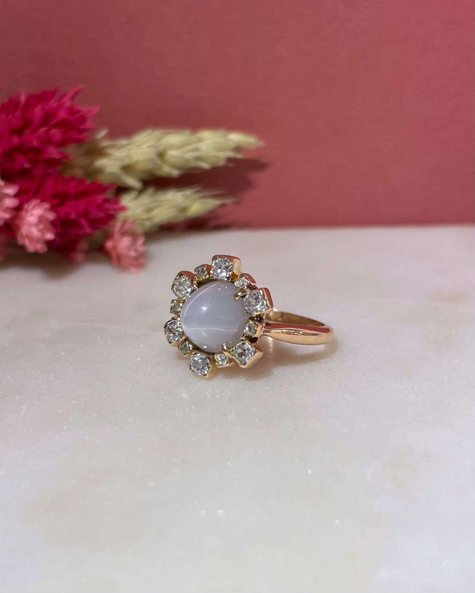 Bague Marguerite Saphir Étoilé 5.40 carats & Diamants "Noor" - Elliade Paris