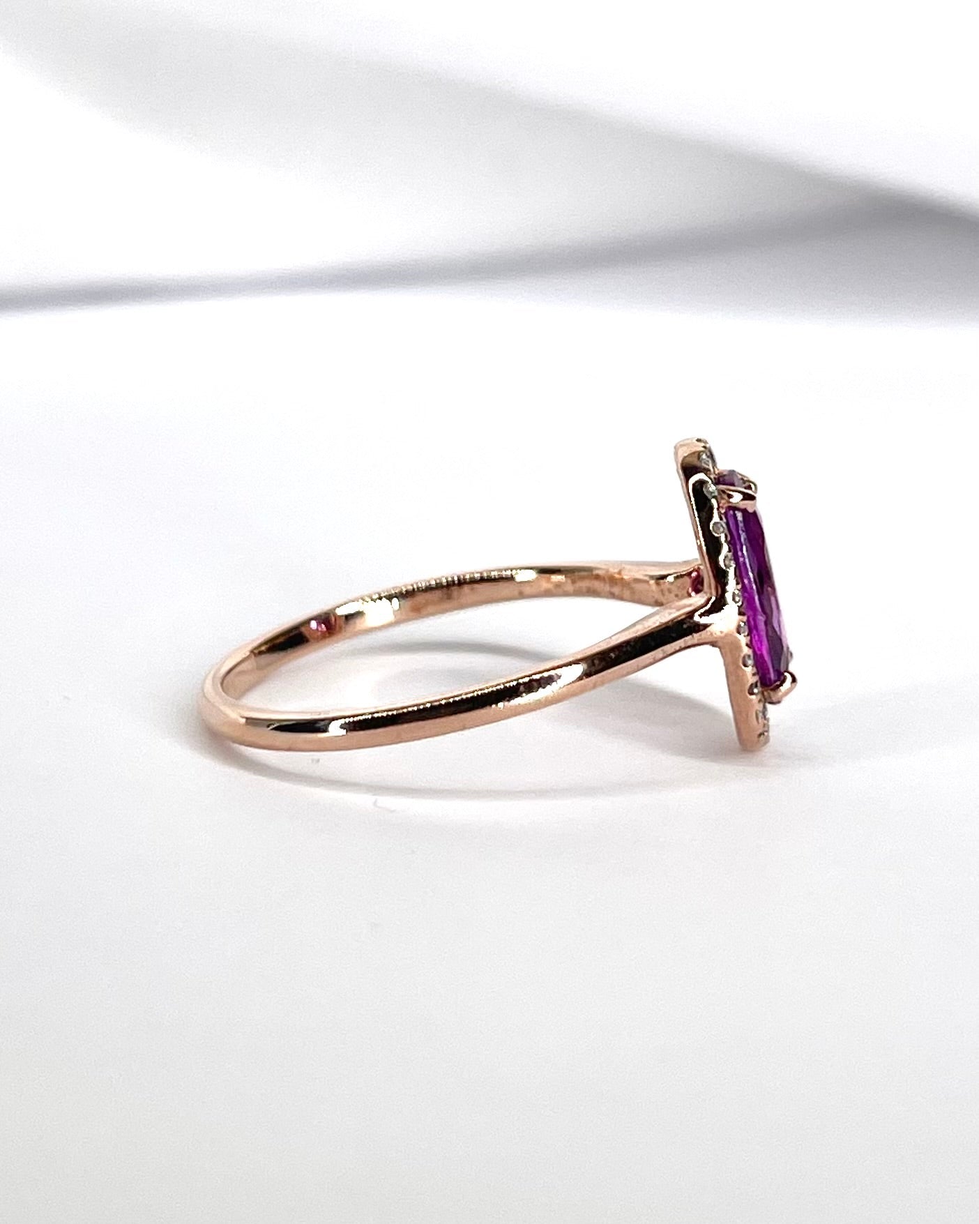 Bague Marguerite Saphir Groseille 1.15 carat & 24 Diamants "Zia" - Elliade Paris