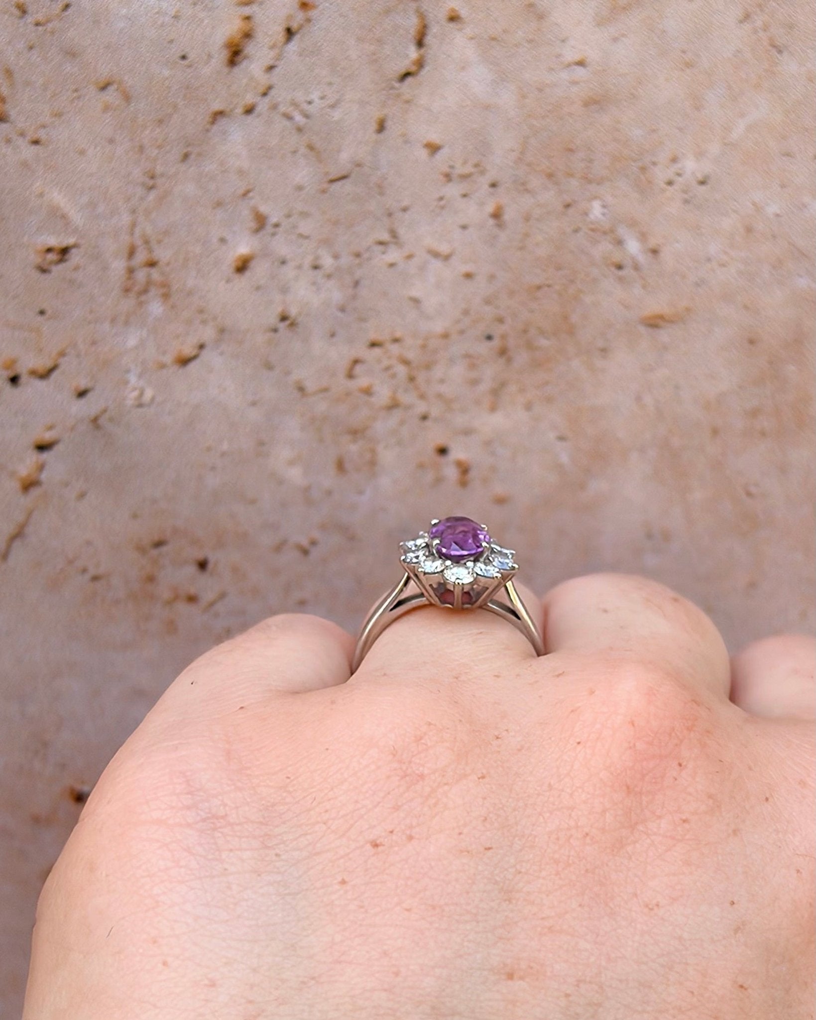 Bague Marguerite Saphir Lavande 1.20 carat & Diamants 0.70 carat "Amanda" - Elliade Paris