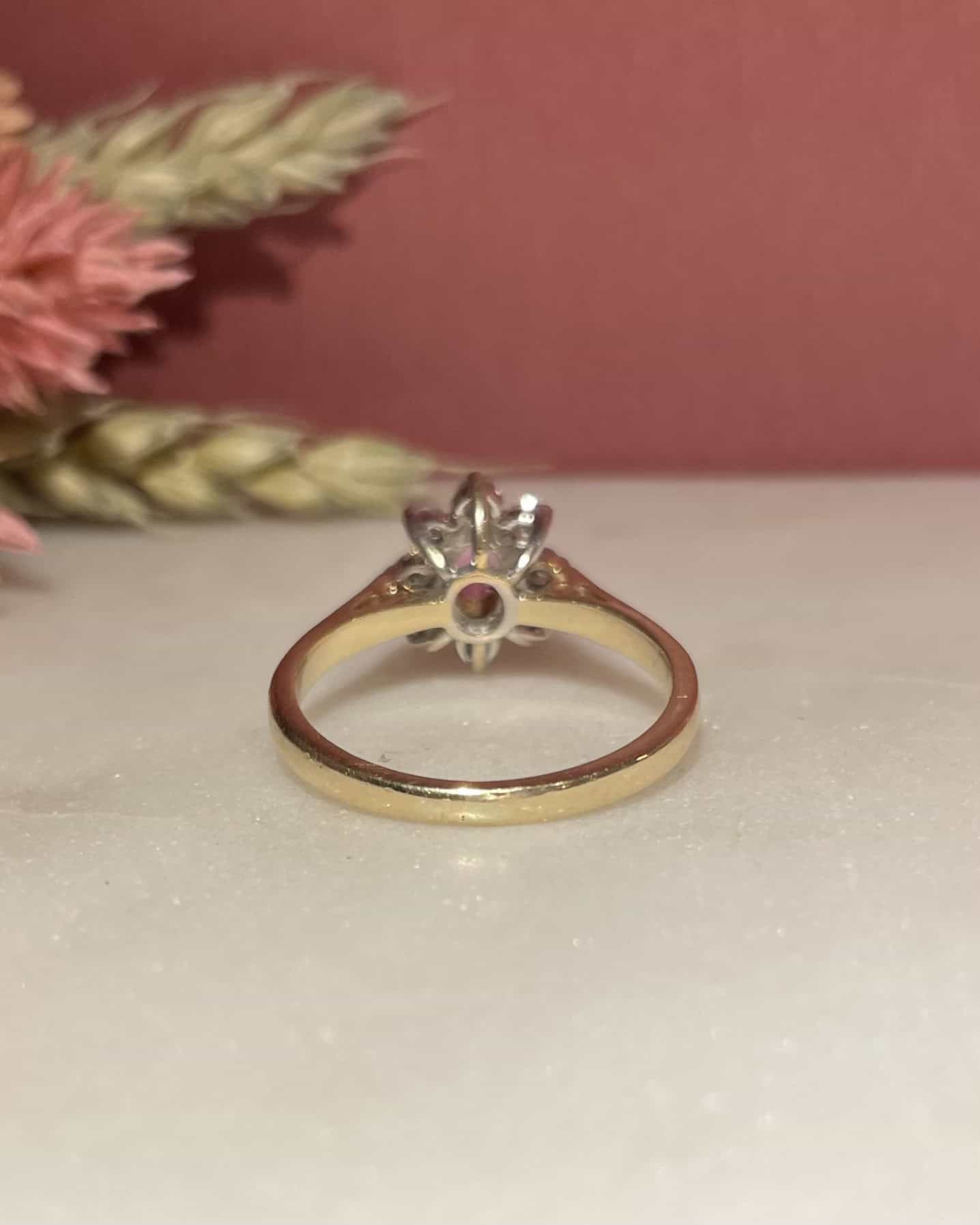 Bague Marguerite Saphir rose 0.70 carat & Diamants "Marjorie" - Elliade Paris