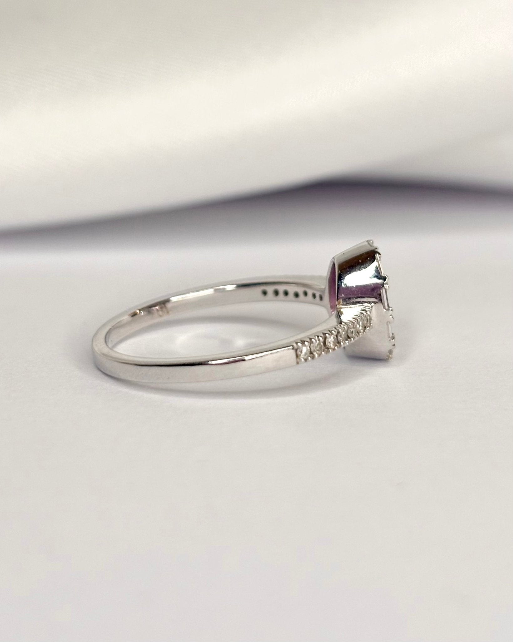 Bague Marguerite Saphir Rose 0.76 carat & Diamants "Elodie" - Elliade Paris
