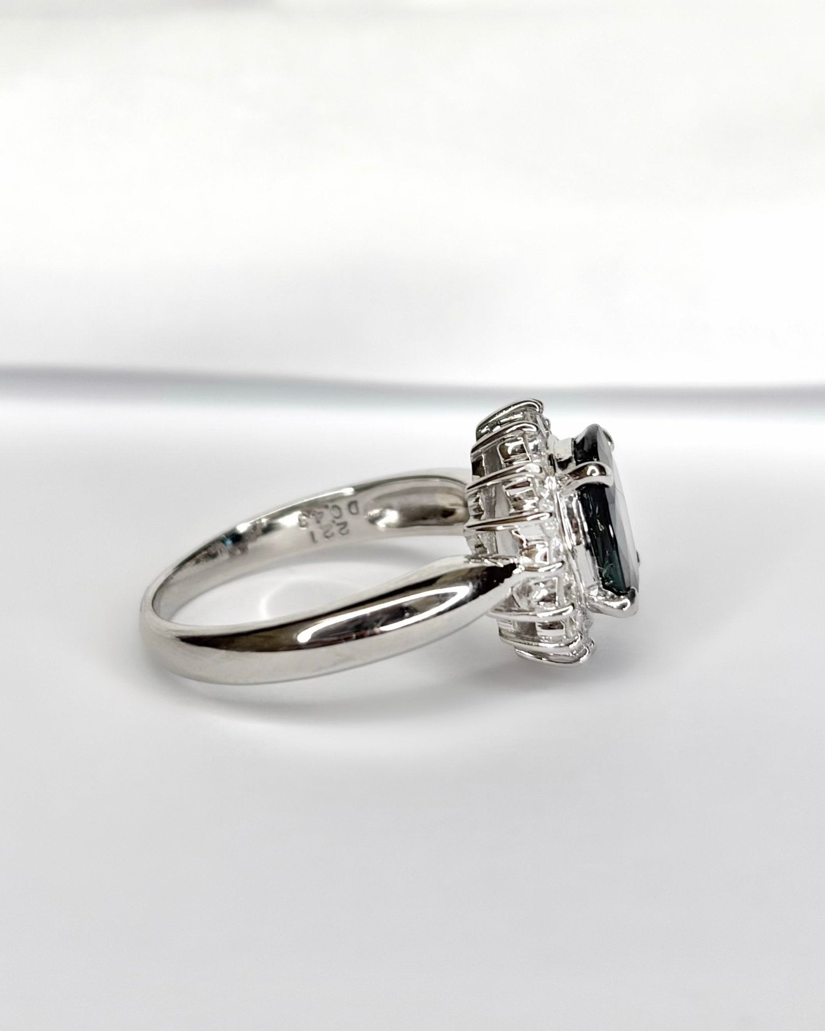 Bague Marguerite Saphir Sri - lankais 2.21 carats & Diamants 0.43 carat "Anna" - Elliade Paris