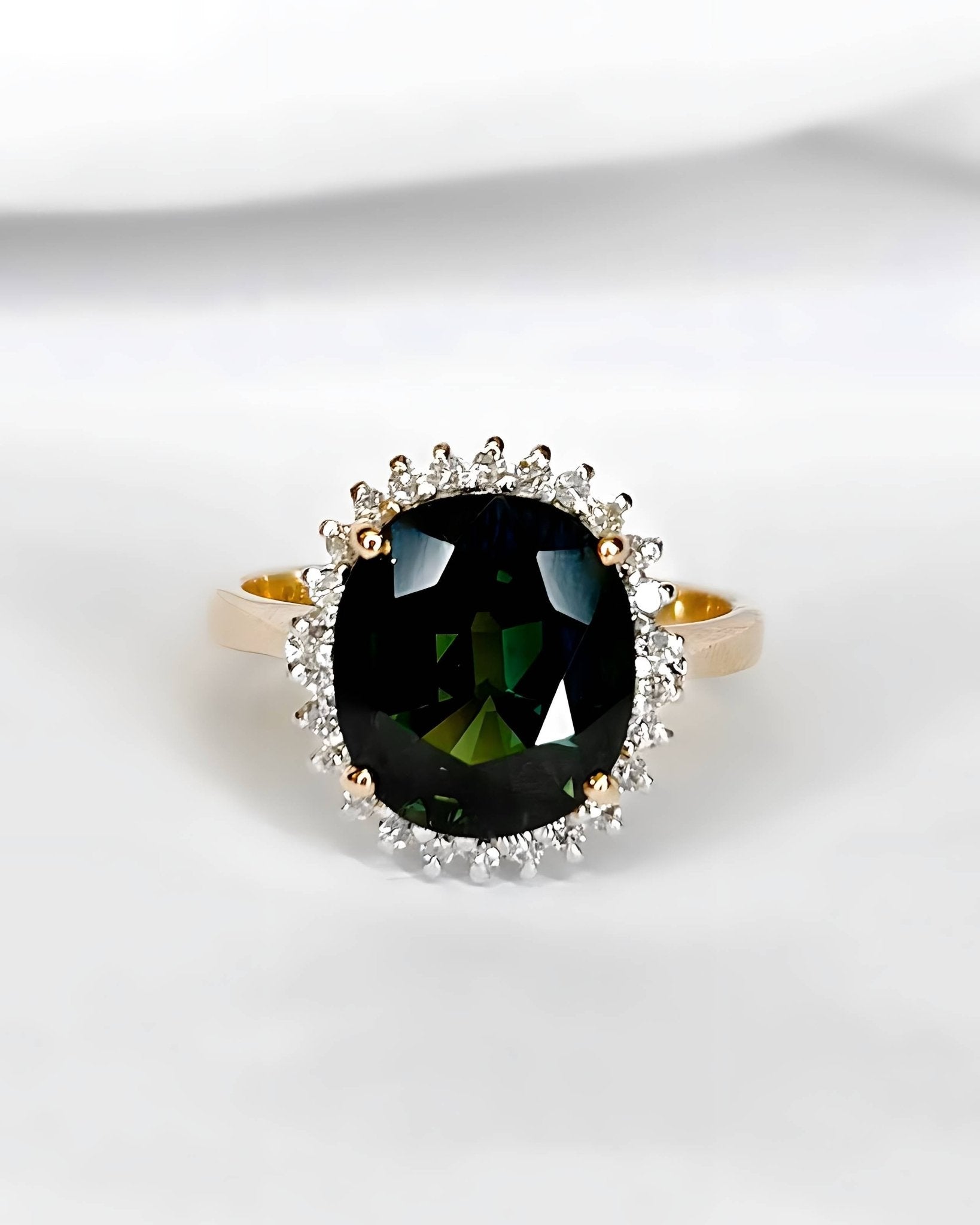 Bague Marguerite Saphir Vert 4.51 carats & Diamants "Carmen" - Elliade Paris