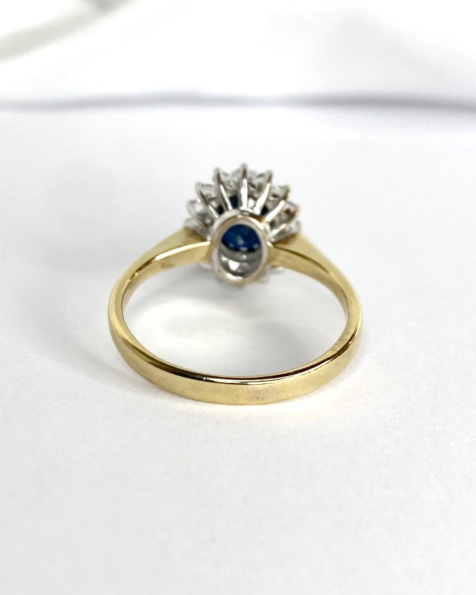 Bague Marguerite Saphirs 0.68 carat & 10 Diamants "Garance" - Elliade Paris