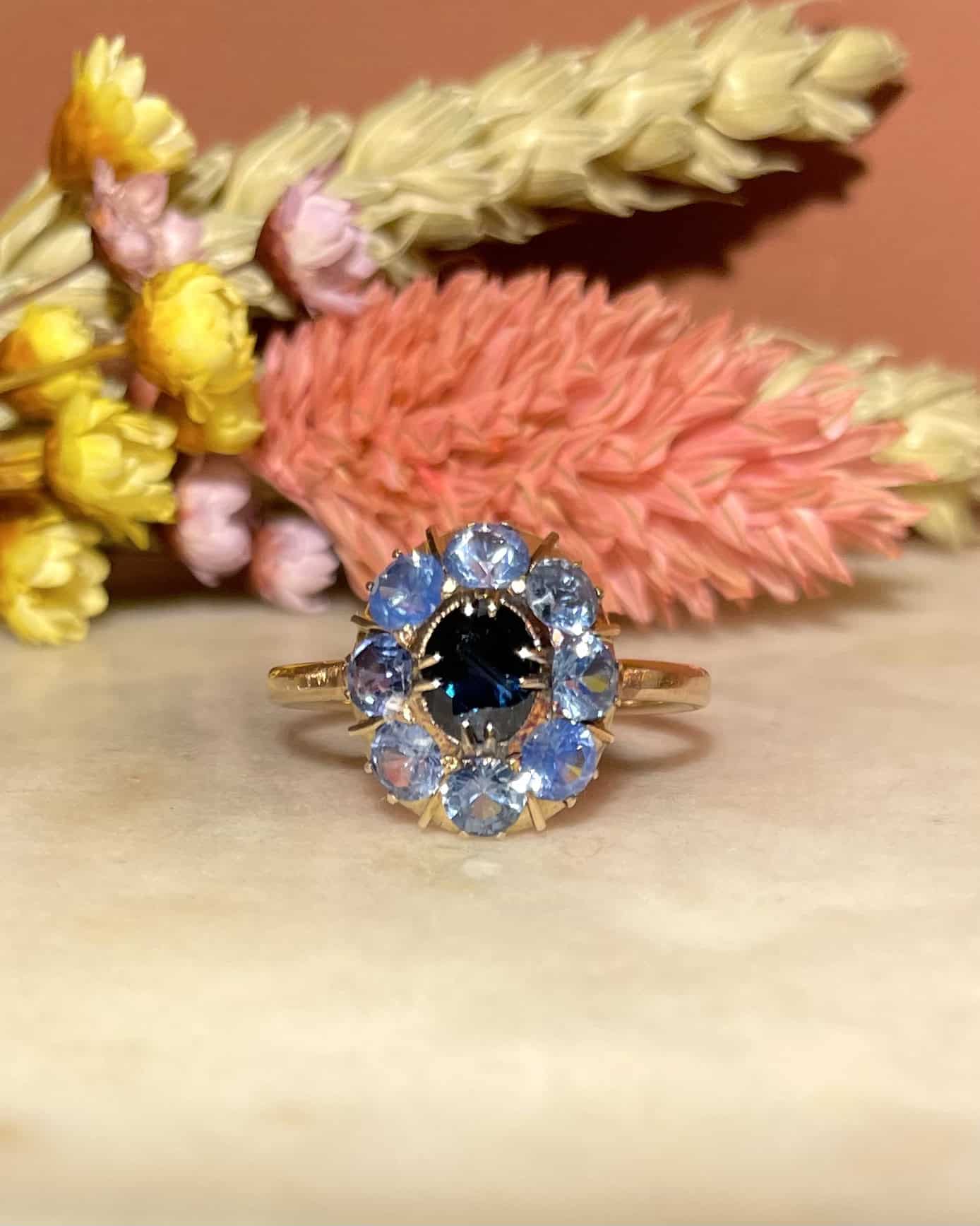 Bague Vintage Marguerite Saphirs 3 carats "Julia"