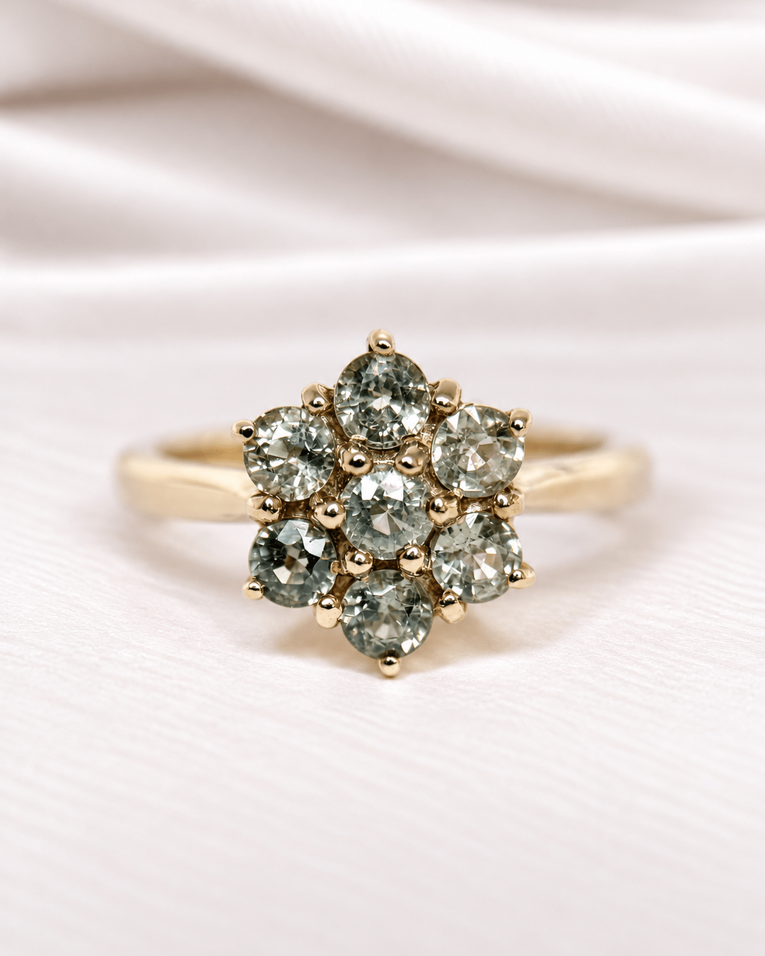 Bague Marguerite Saphirs Verts de Madagascar 1.09 carat "Ornella" - Elliade Paris