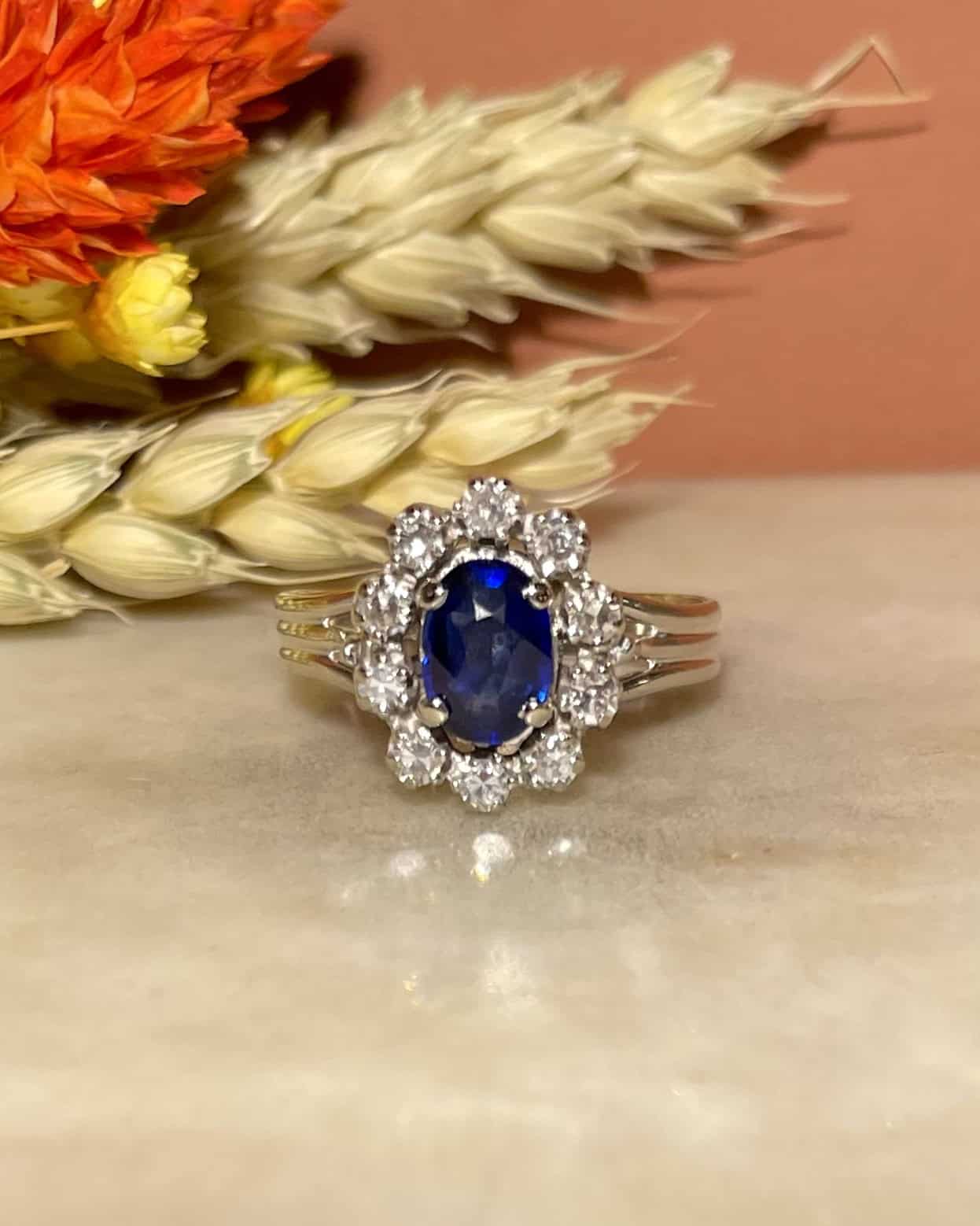 Anillo "Marina" con margaritas de zafiro y diamantes