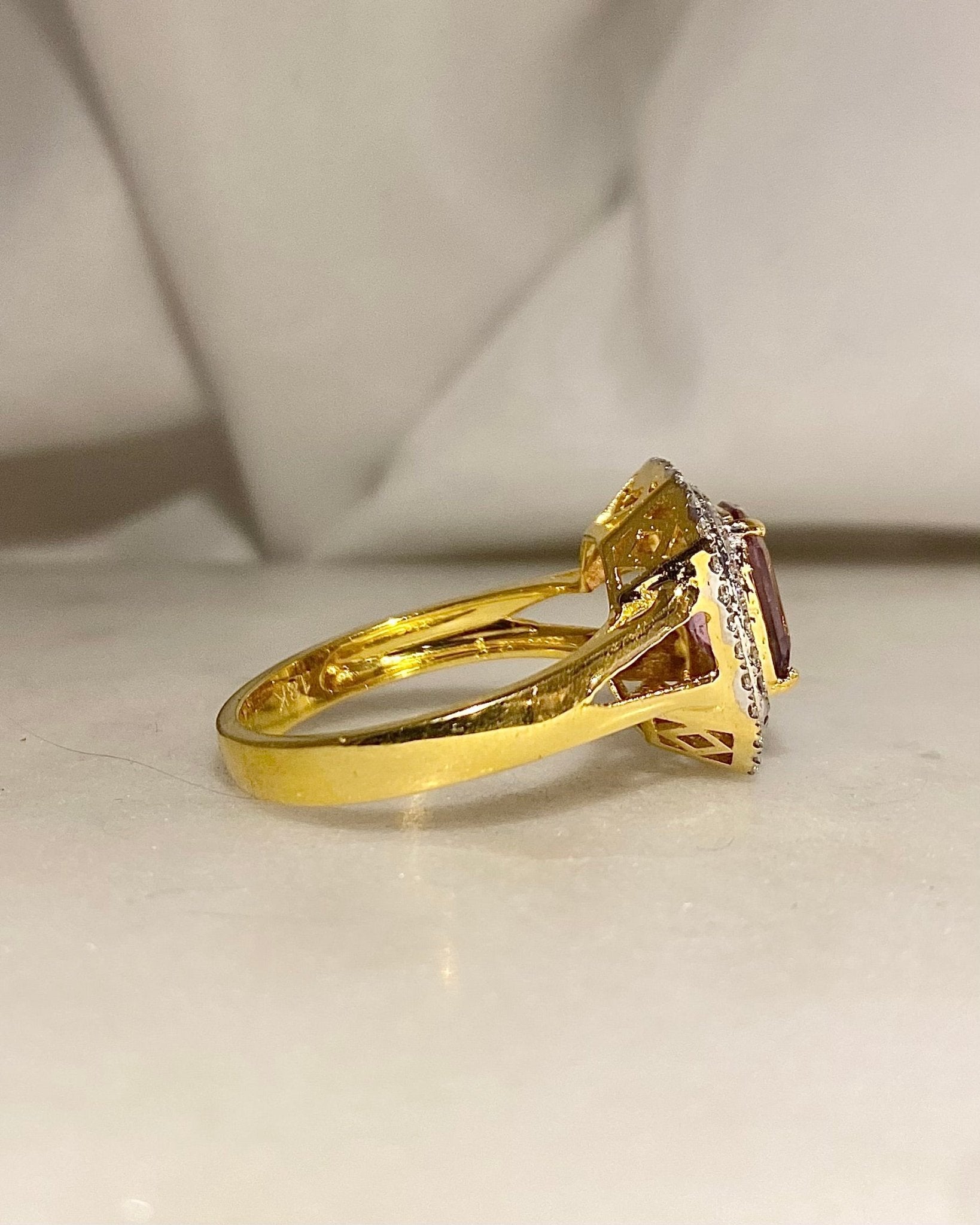 Bague Marguerite Spinelle 2.40 carats & Diamants "Beniga" - Elliade Paris