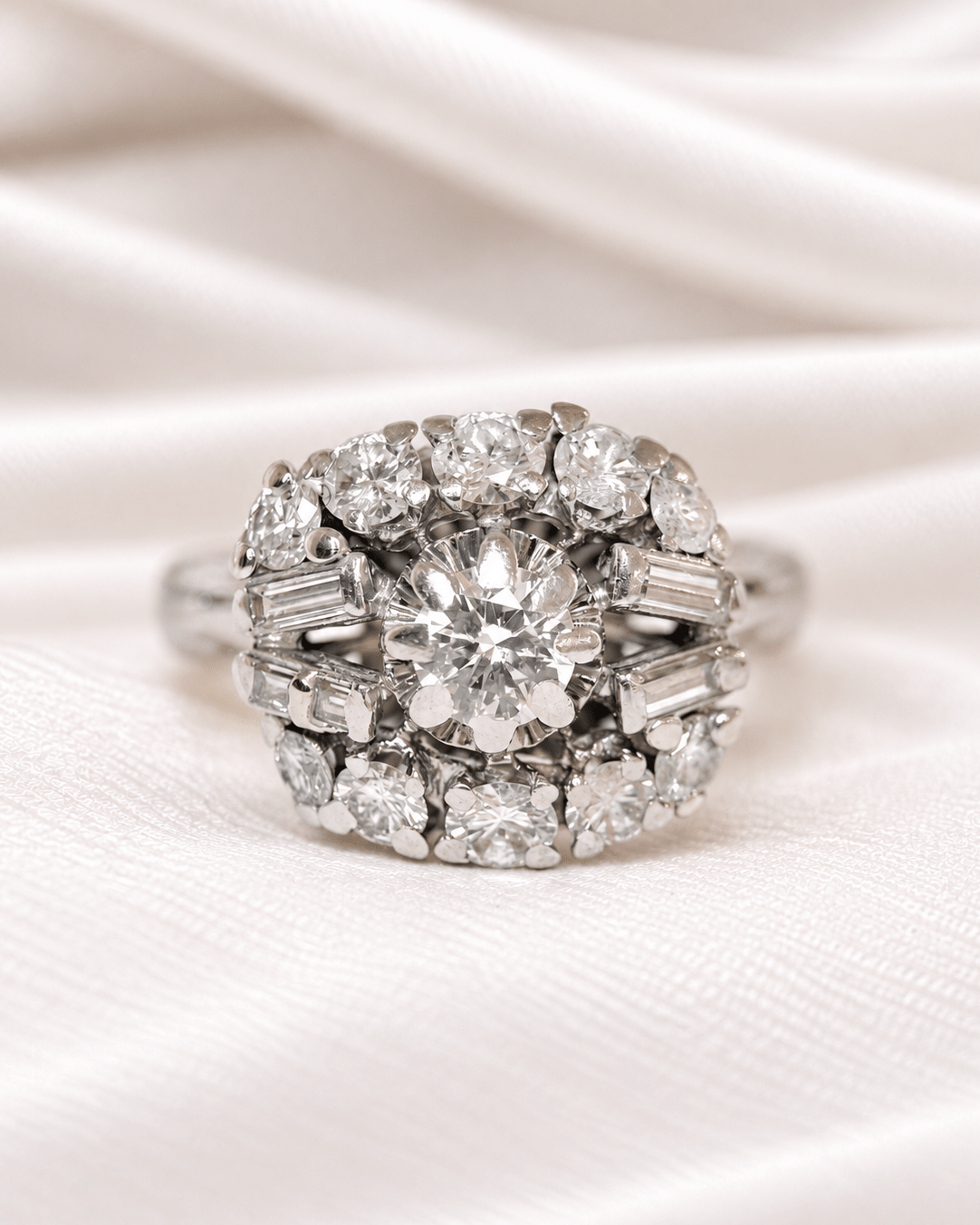 Bague Marguerite Style Art-Déco Diamants 1.05 carat "Wolfgang" - Elliade Paris