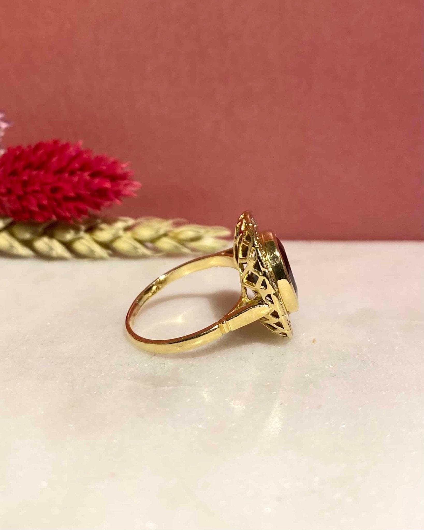 Bague Marguerite style Art - Déco Saphir 4.10 carats & Diamants "Louisia" - Elliade Paris