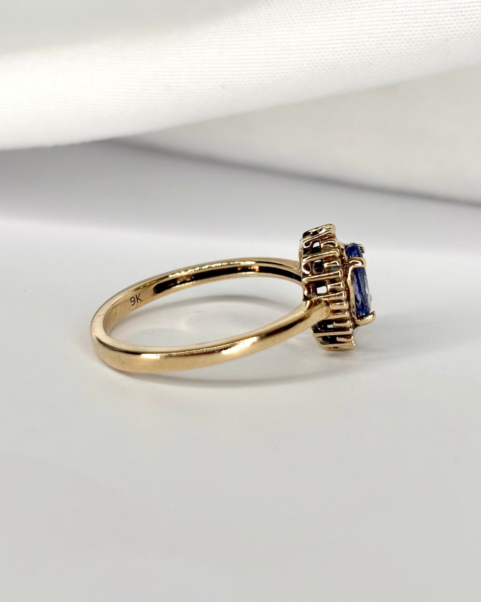 Bague Marguerite Tanzanite 0.85 carat & Diamants "Violetta" - Elliade Paris