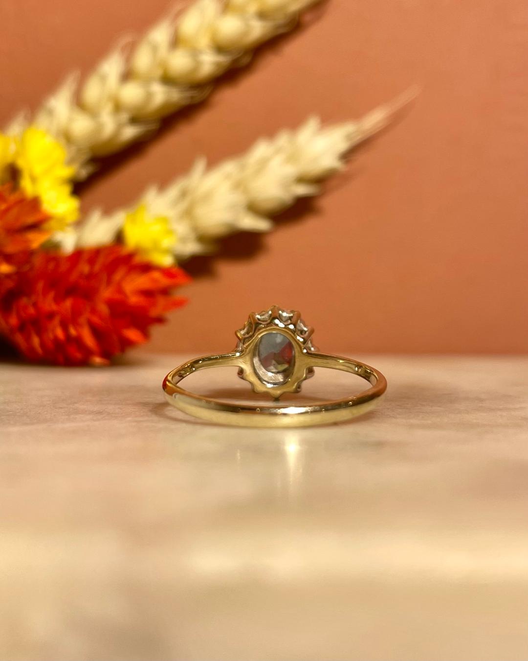 Bague Marguerite Topaze 0.40 Carat & 12 Diamants "Arlo" - Elliade Paris