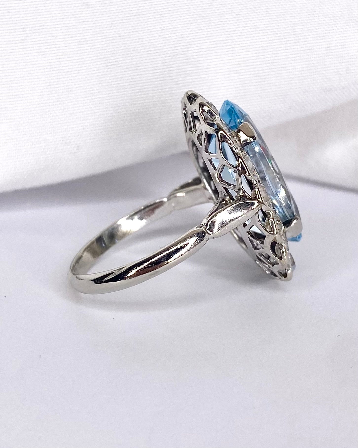 Bague Marguerite Topaze 9 carats & Diamants 1.12 carat "Béatrice" - Elliade Paris