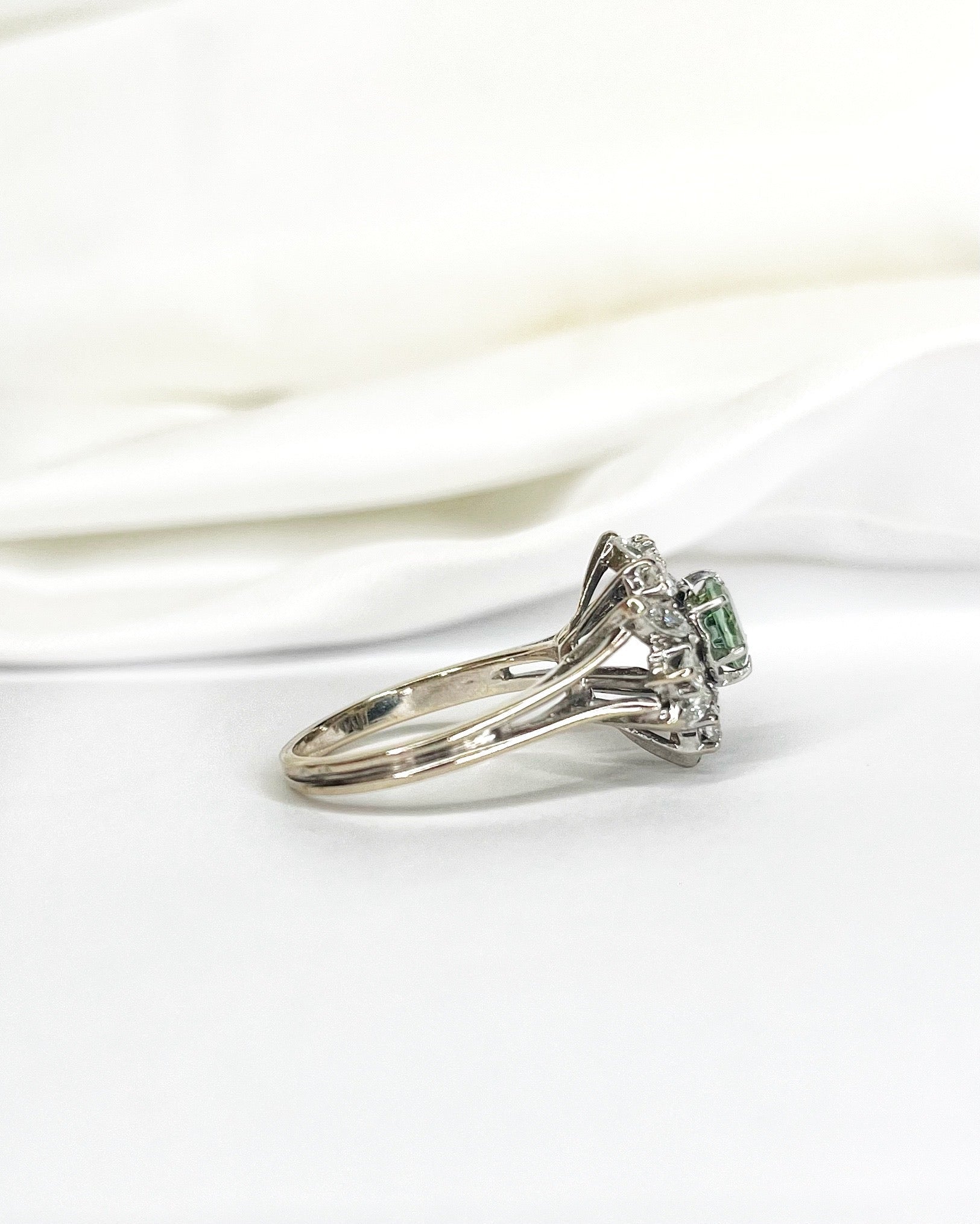 Bague Marguerite Tourmaline 0.91 carat & Diamants 0.66 carat "Joanne" - Elliade Paris