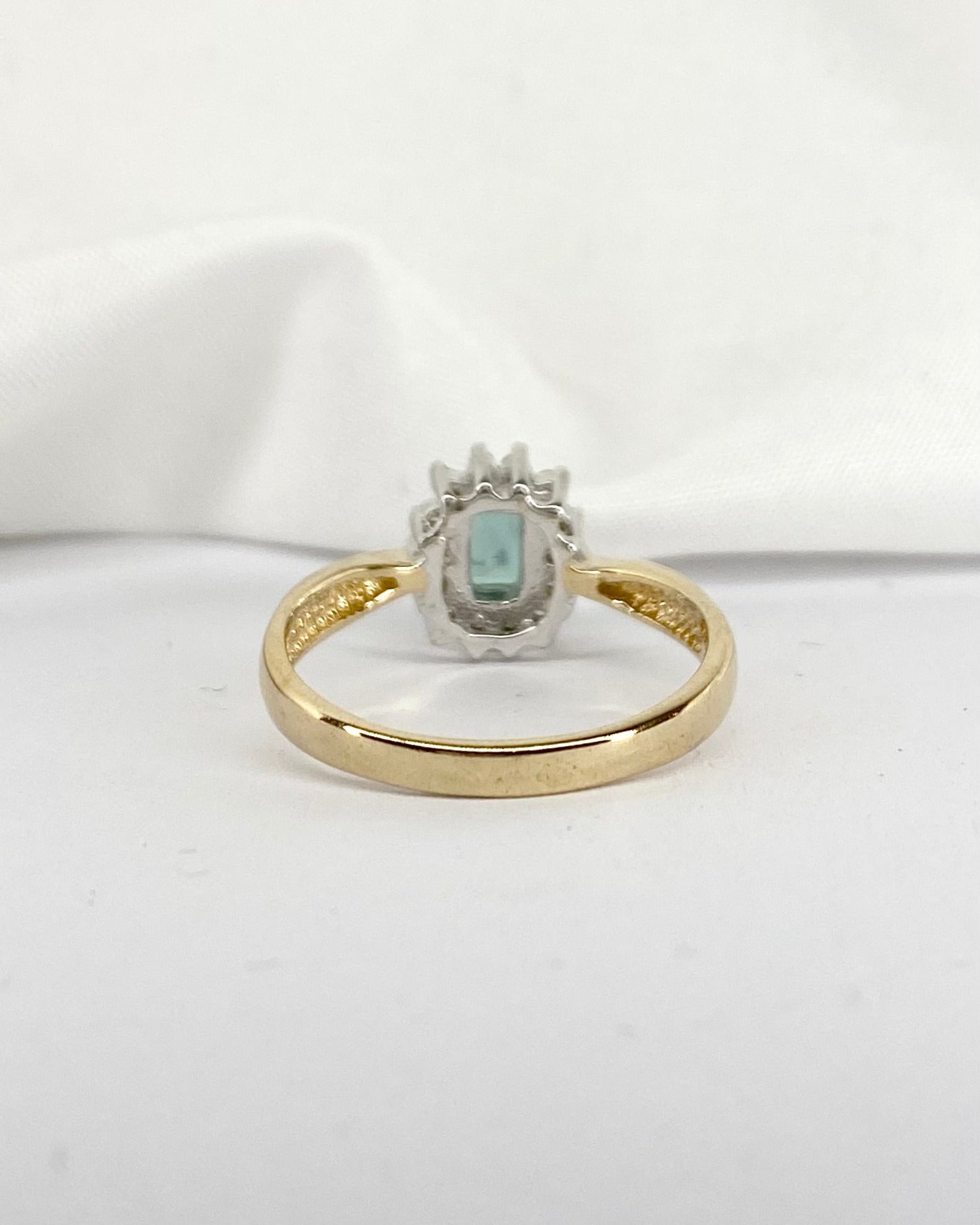 Bague Marguerite Tourmaline Verte 0.64 carat & 14 Diamants "Hawa" - Elliade Paris