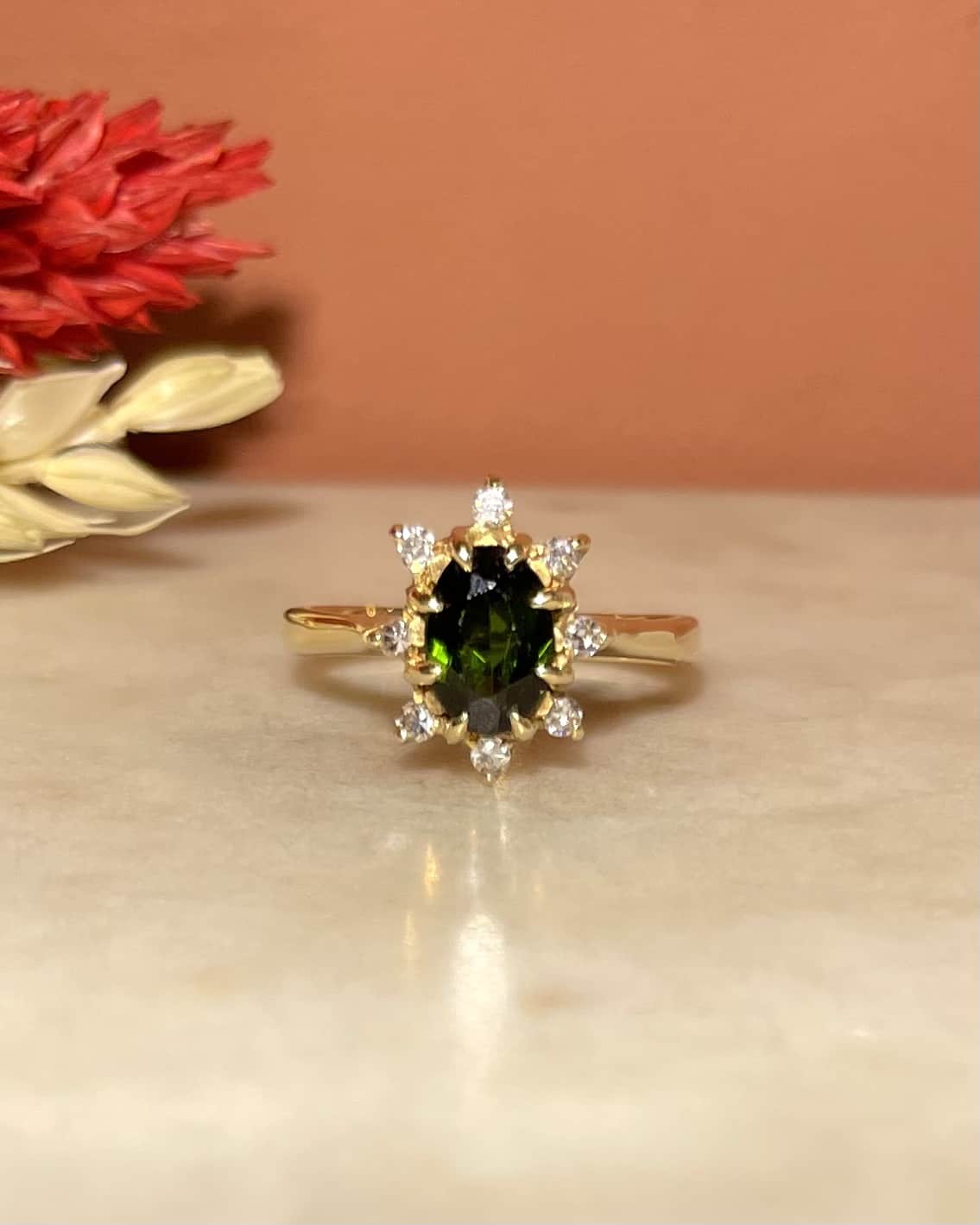 Bague Marguerite Tourmaline Verte & Diamants "Sunniva" - Elliade Paris