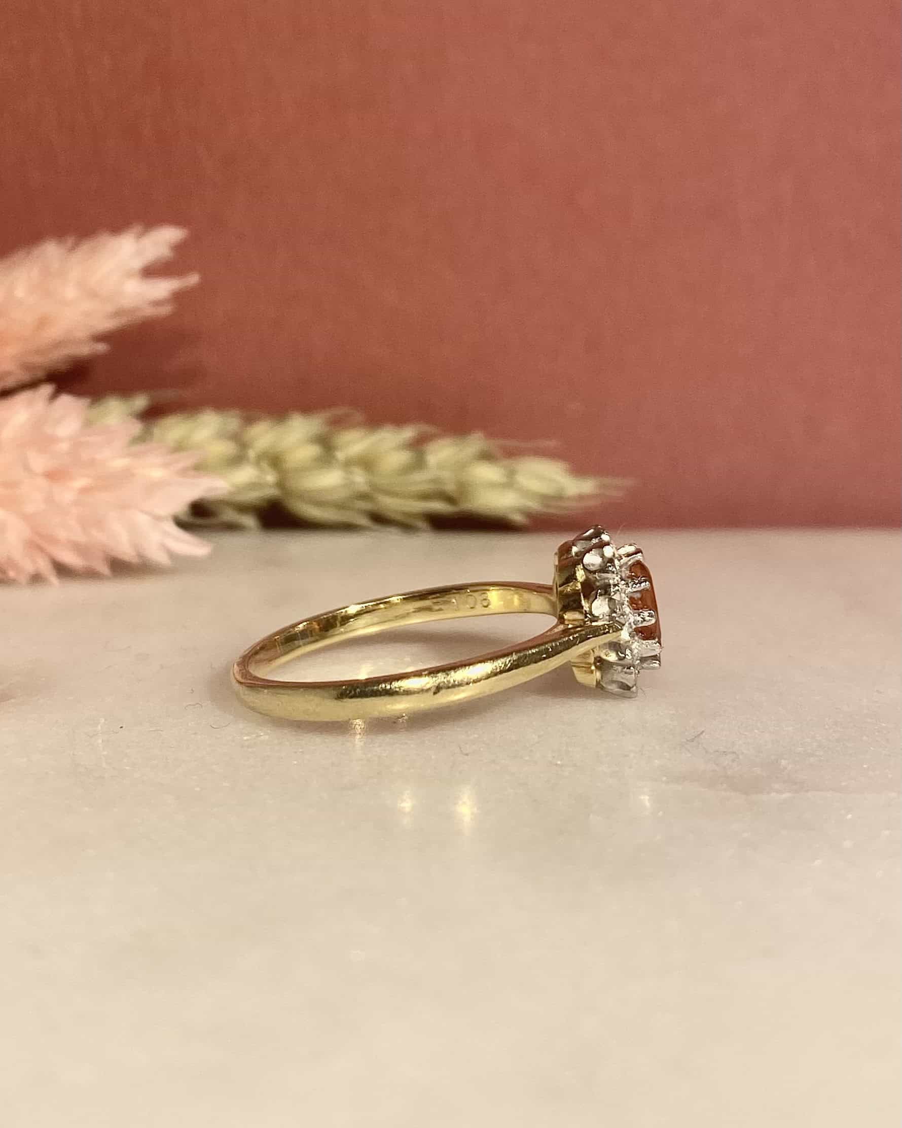 Bague Marguerite Opale de Feu 0.35 carat & Diamants "Loue"