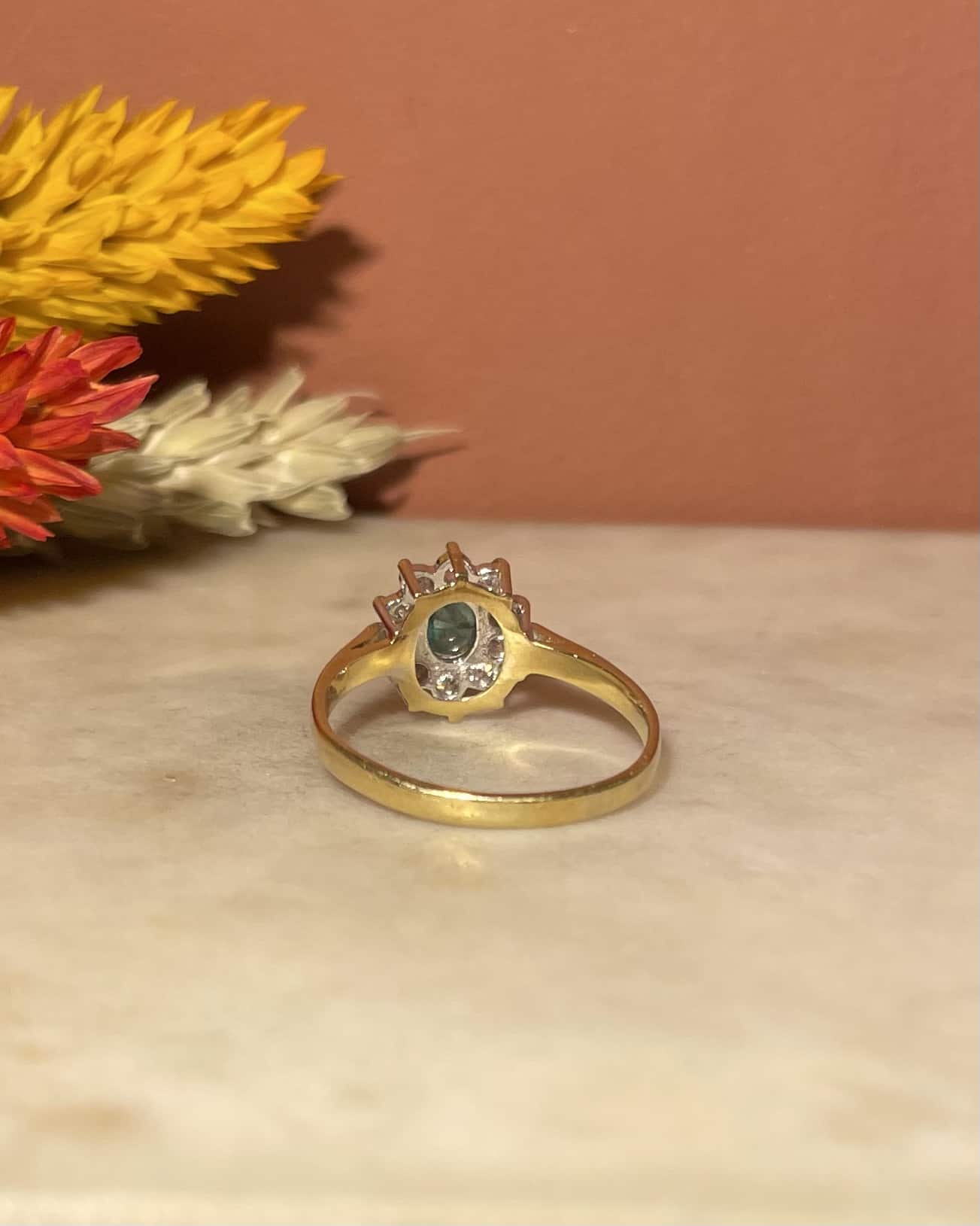 Anillo "Giovani" con margaritas de esmeralda y diamantes