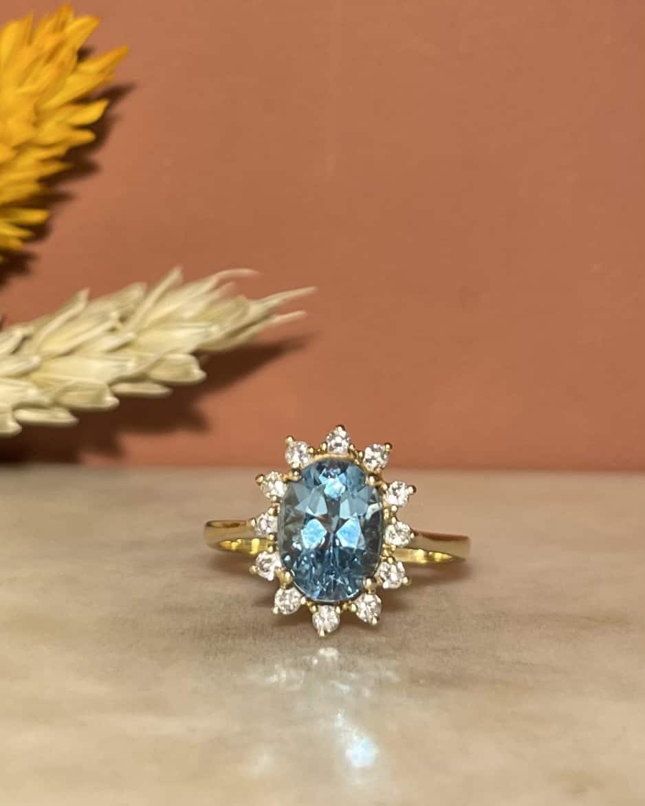 Anillo "Celestia" con margaritas de topacio y diamantes de 2,30 quilates