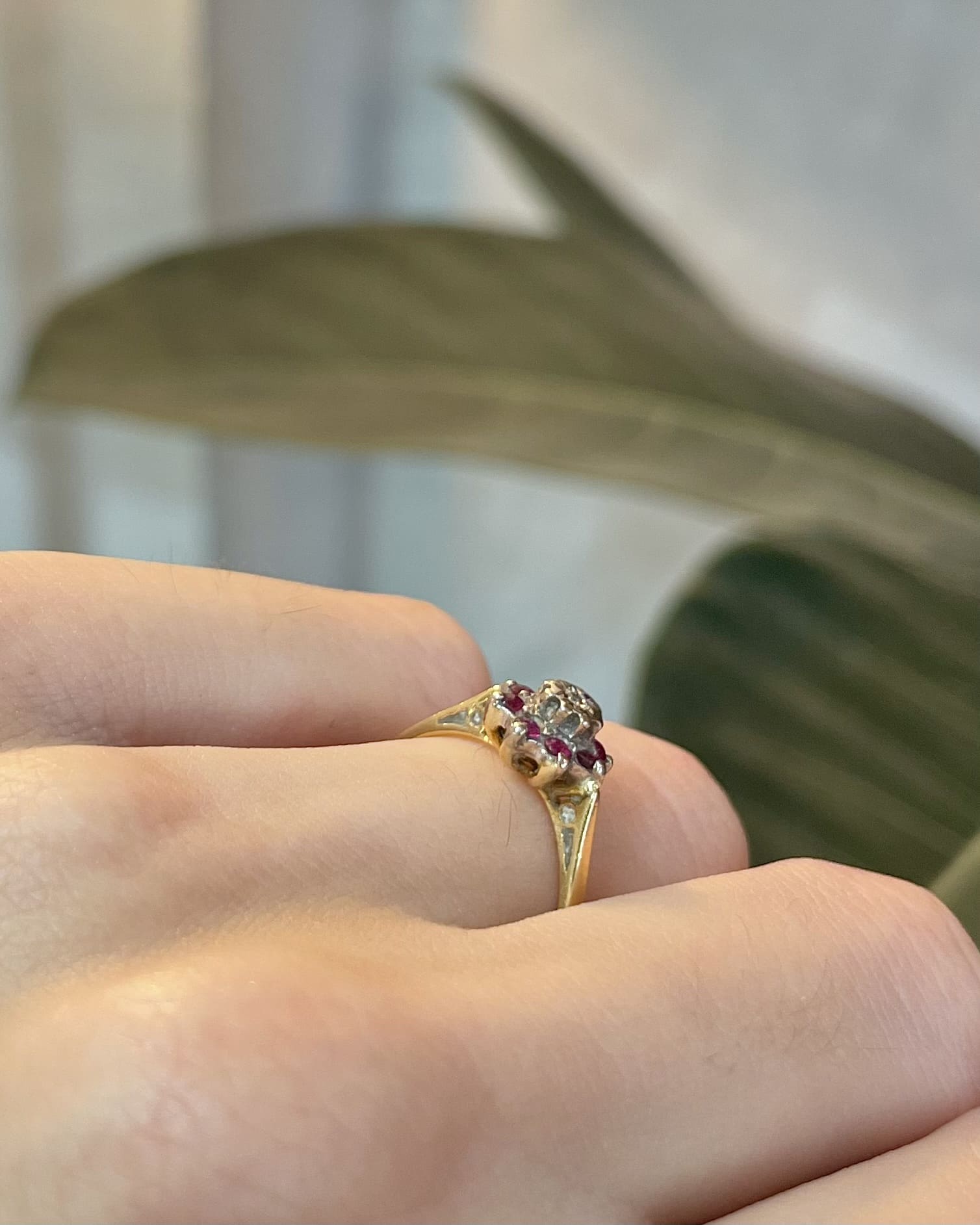 Bague Marguerite Vintage Rubis & Diamant "Rosalyn" - Elliade Paris