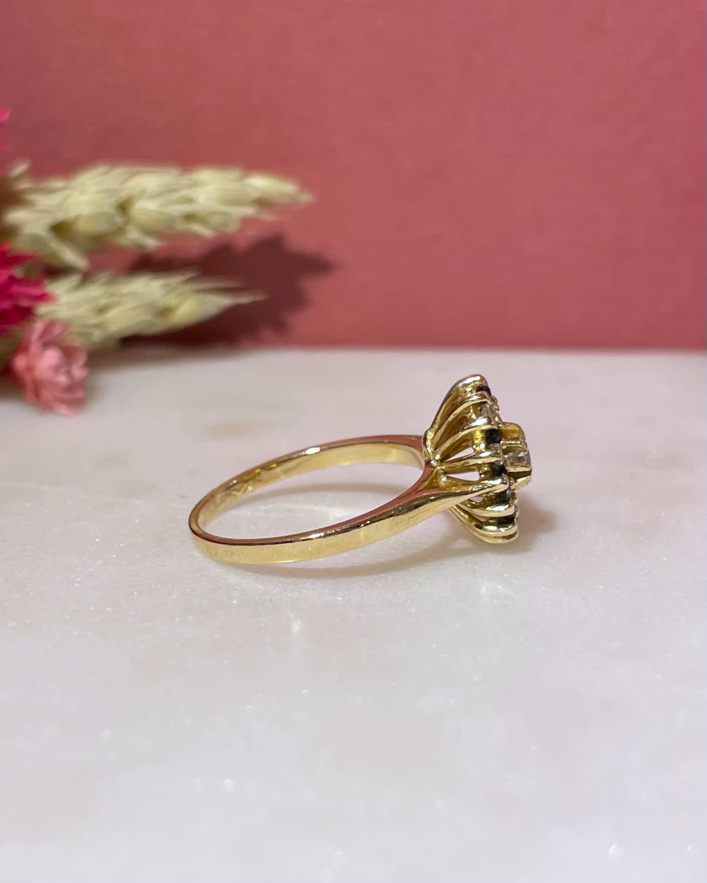 Anillo "Adèle" con zafiros y margaritas de diamantes