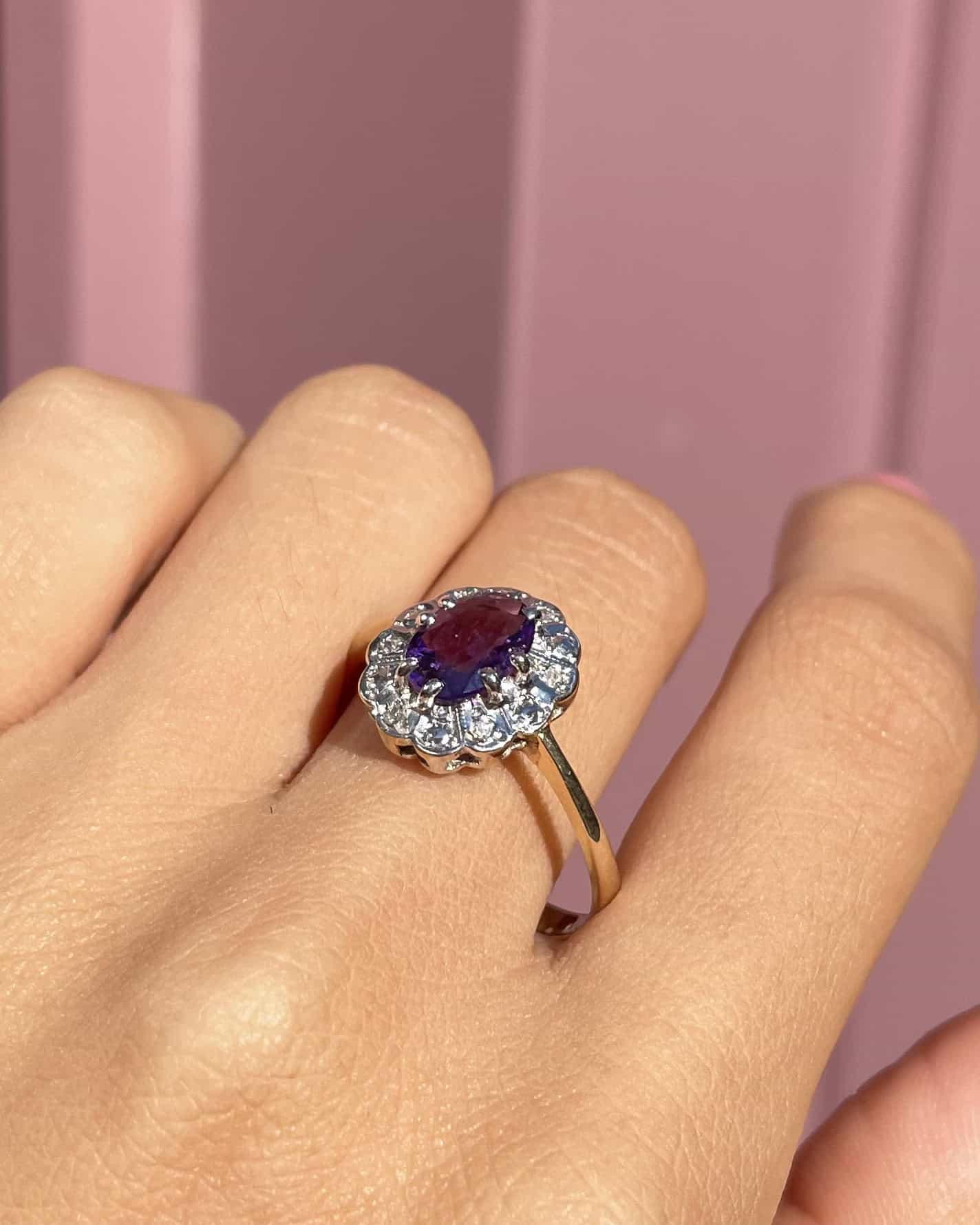 Anillo de margaritas de amatista y diamantes de 1 quilate "Melissa"