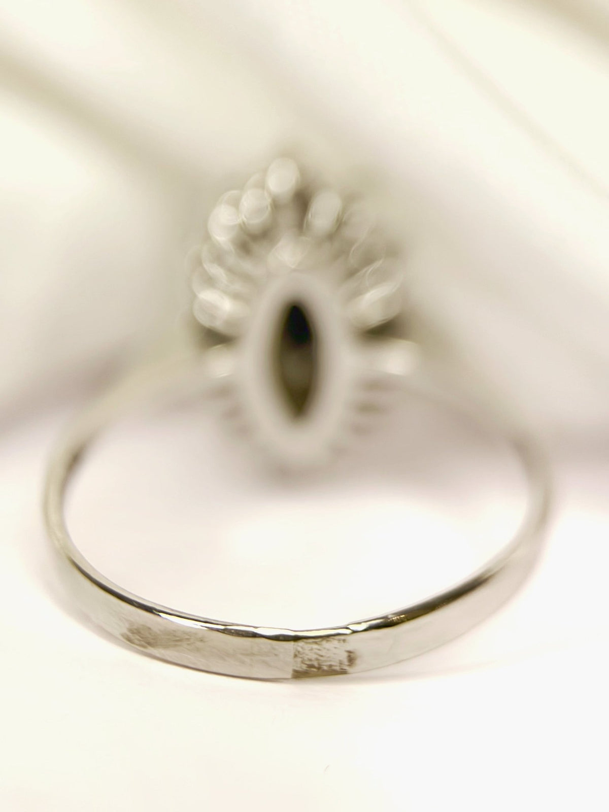 Bague Marquise Saphir 0.62 carat & Diamants 0.36 carat "Eglantine" - Elliade Paris