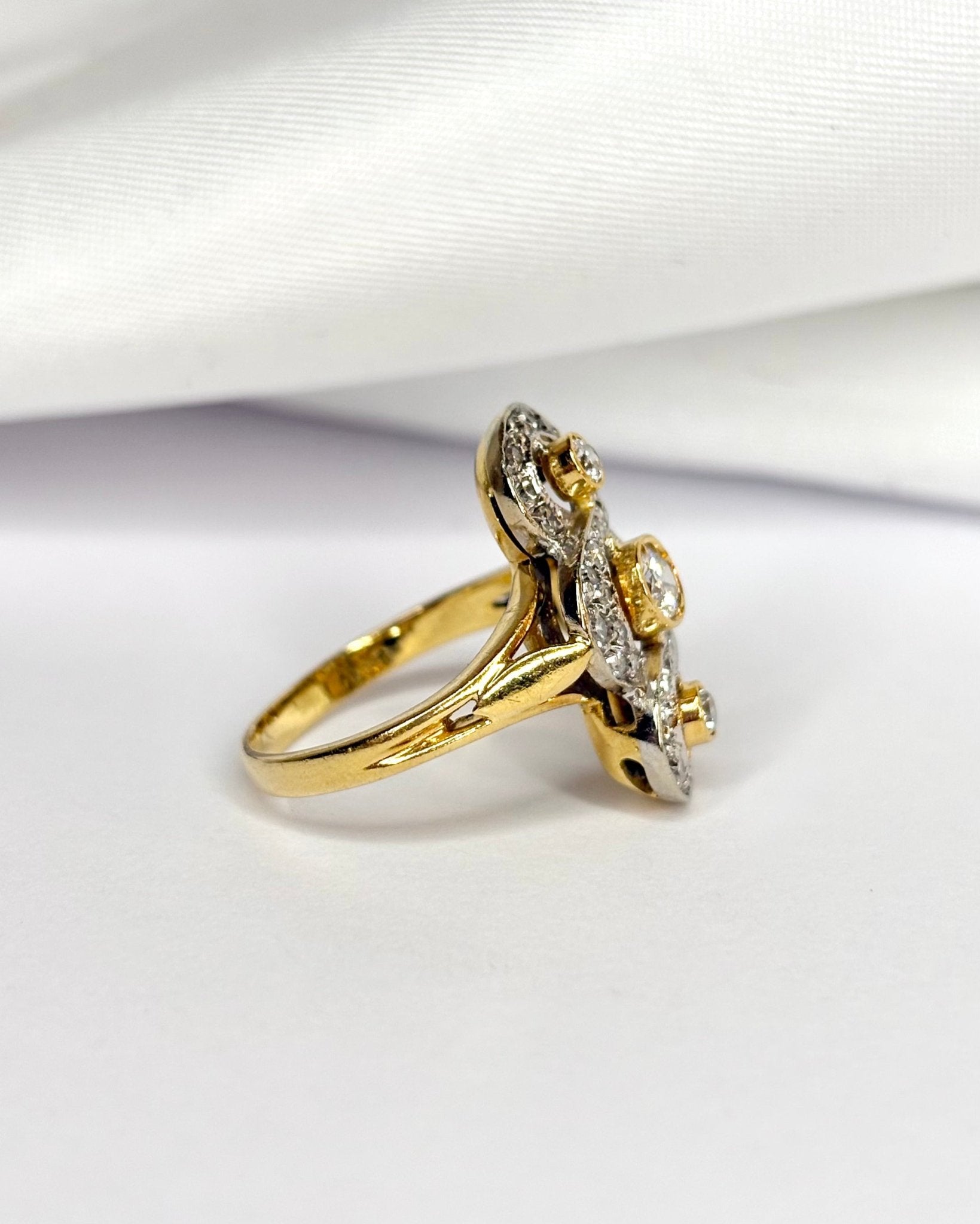 Bague Marquise Tourbillon Diamants 0.85 carat "Michaela" - Elliade Paris