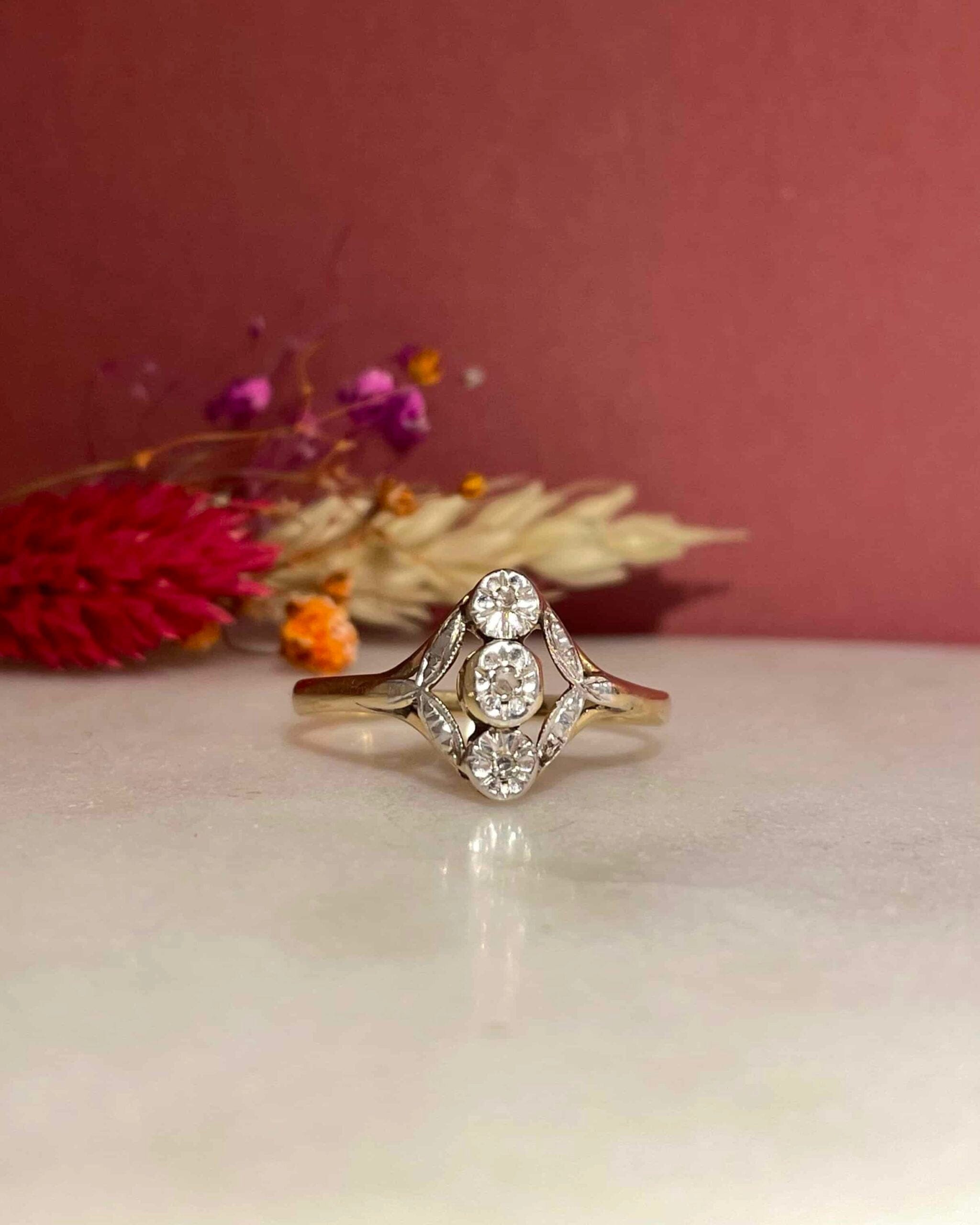 Anillo Art Déco de diamantes marquesa "Anna"