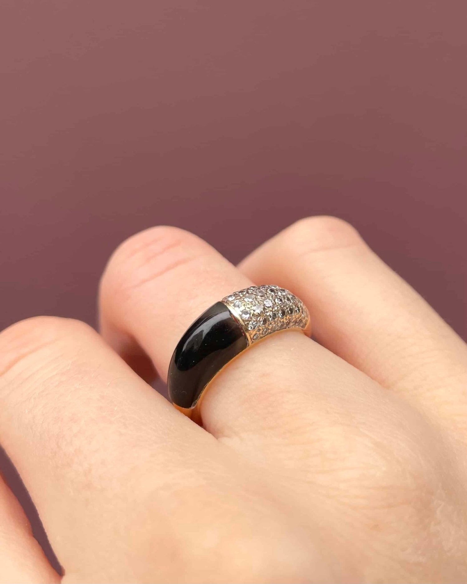 Bague Nina Ricci Jonc Onyx et 48 Diamants "Berna" - Elliade Paris