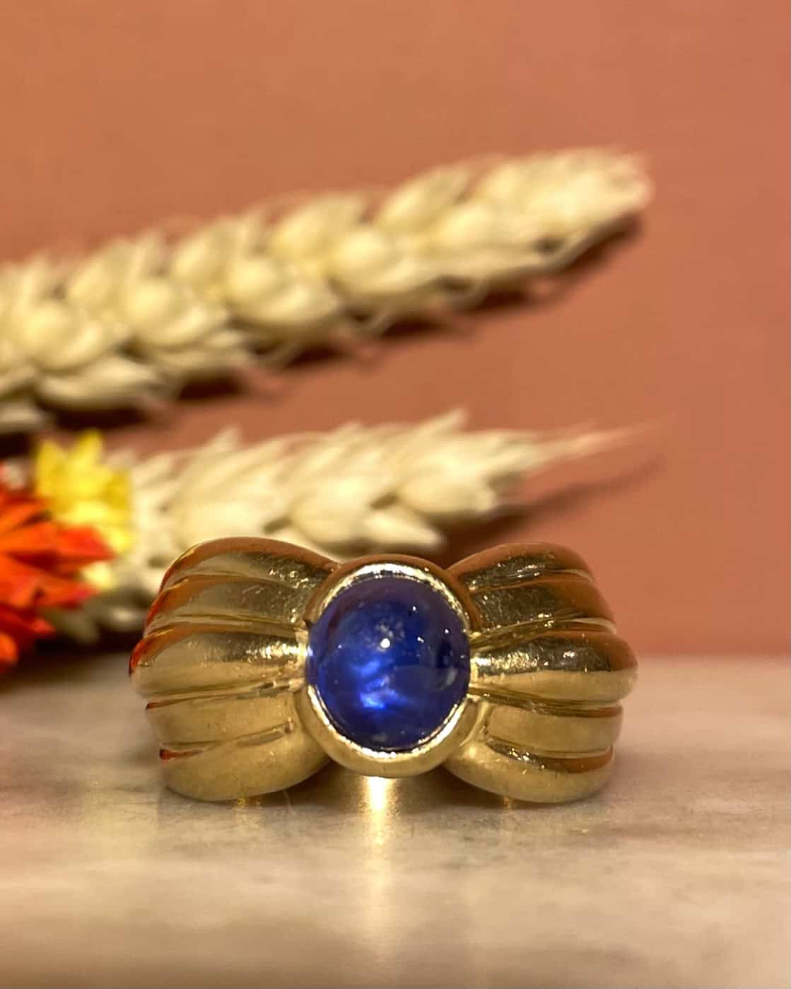 Bague or 10.53g Saphir Ceylan 3.25 carats "Elidith" - Elliade Paris