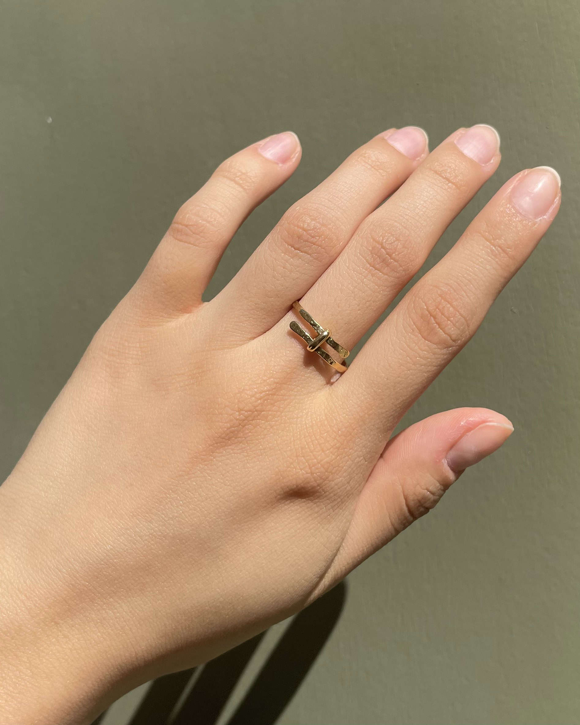 Anillo vintage de oro con eslabón de lazo "Thérèse"
