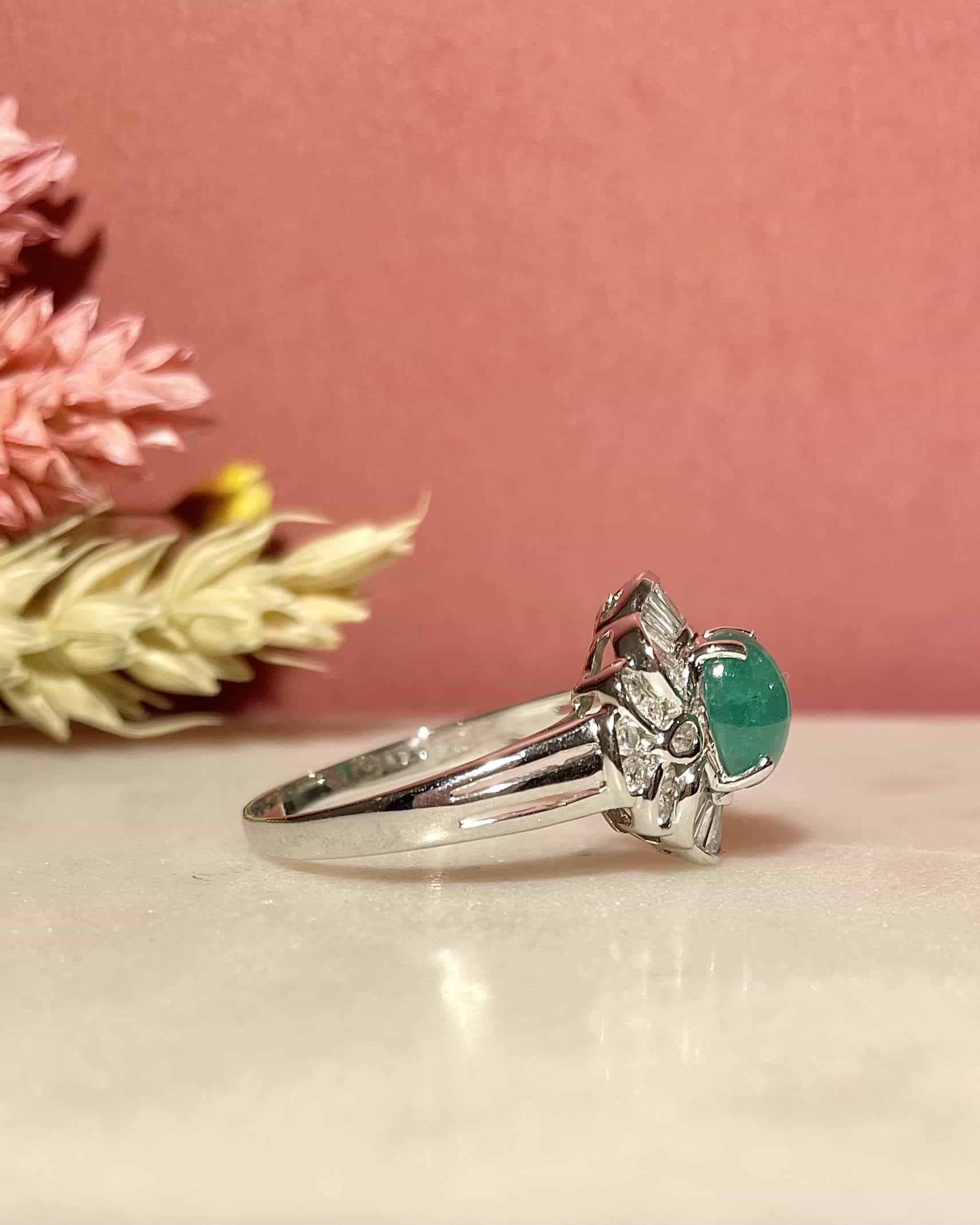Bague Marguerite Émeraude 1.50 carat & Diamants 1 carat "Livia" - Elliade Paris