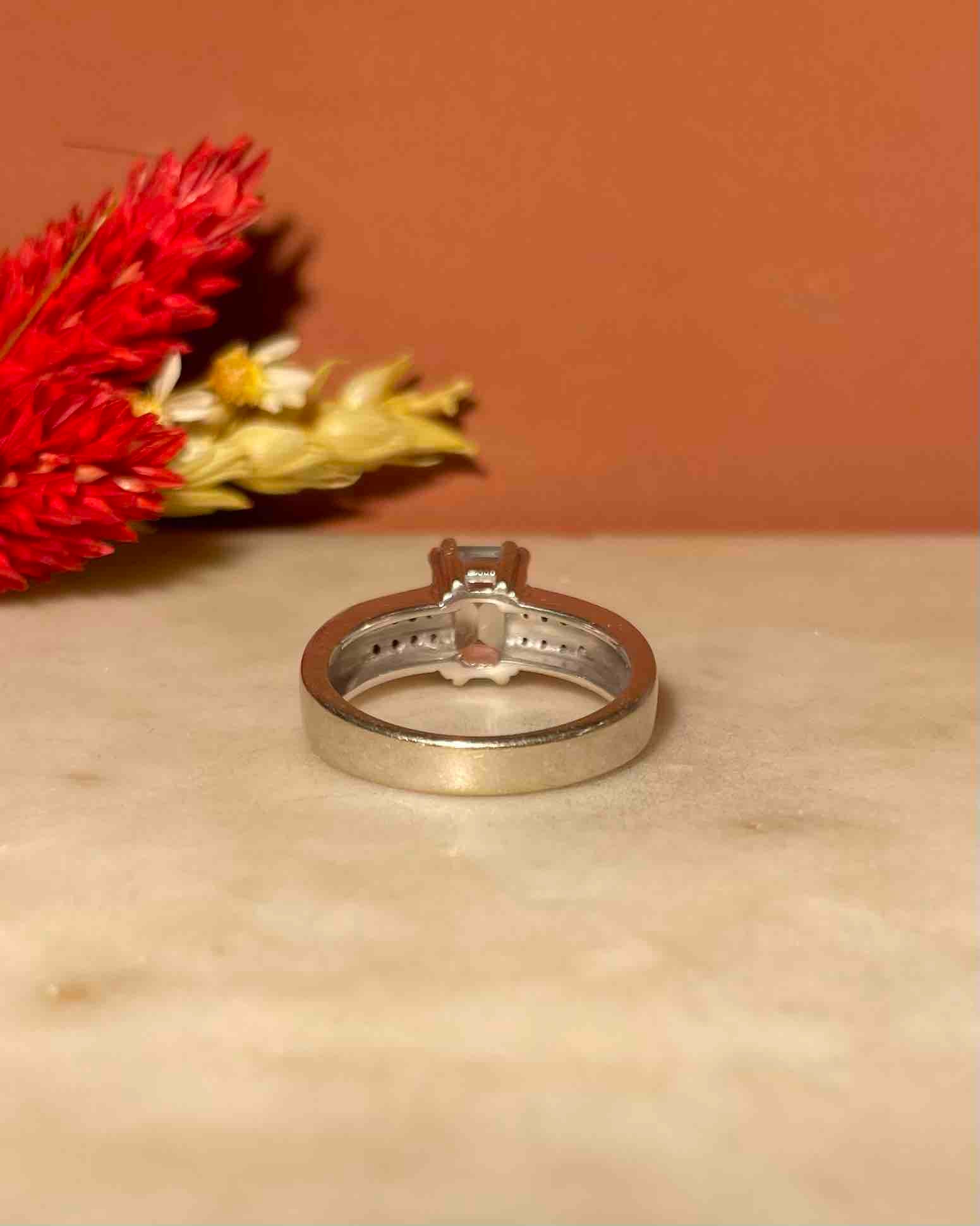 Bague Jonc Aigue-Marine & 16 Diamants "Maïlyne"