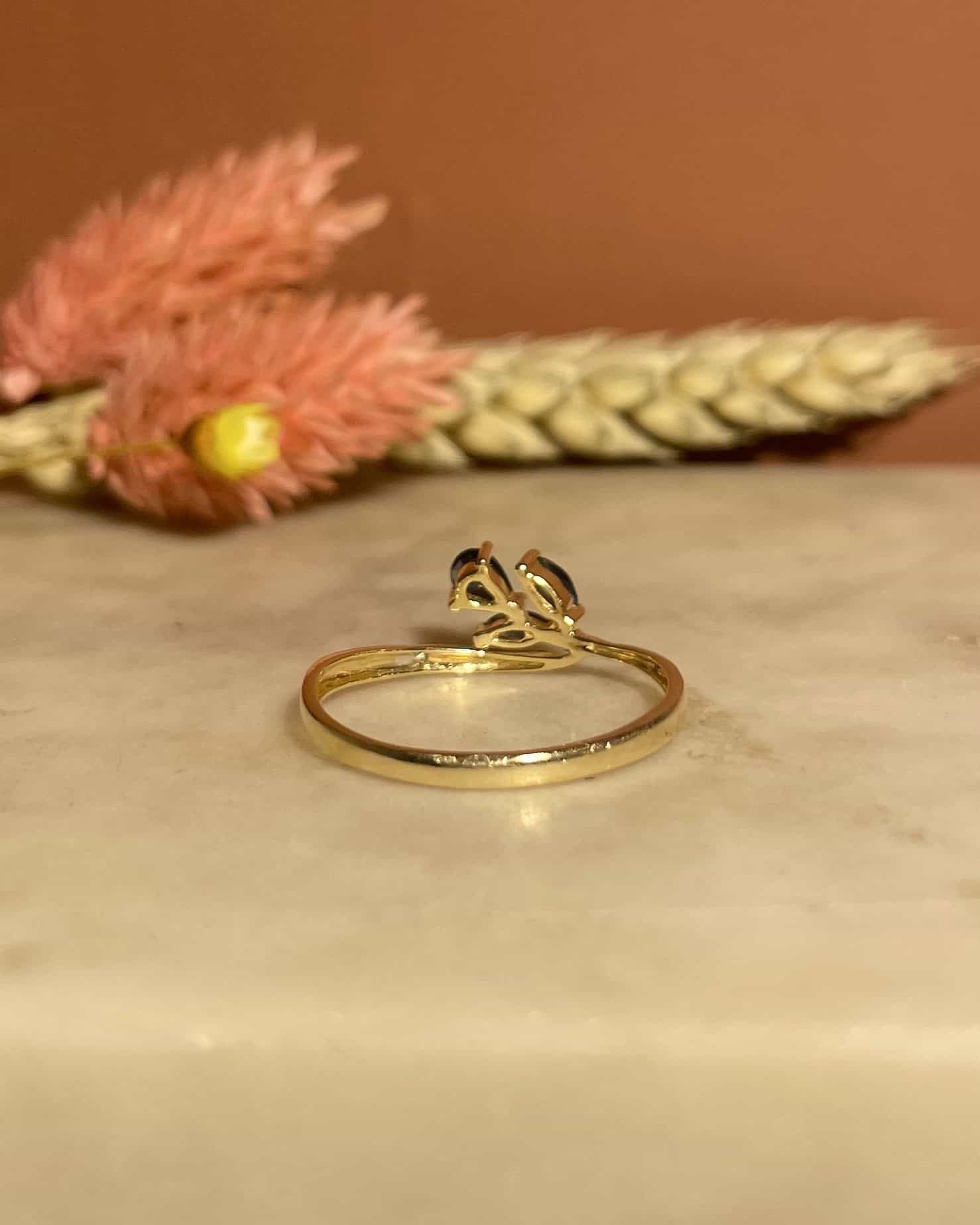 Anillo vintage de zafiro y diamantes "Ghazal"