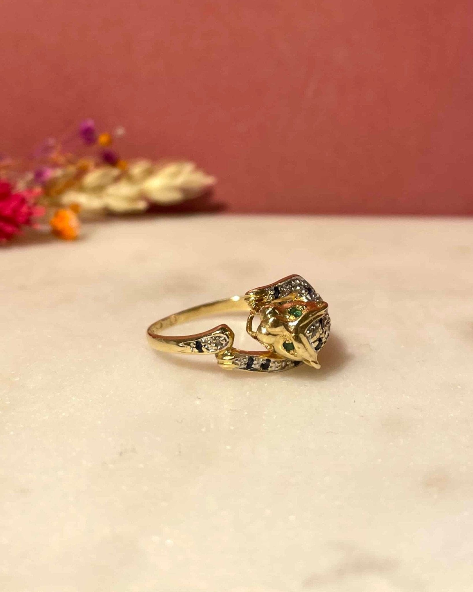 Bague Panthère Saphirs, Emeraude et Diamants "Camille" - Elliade Paris