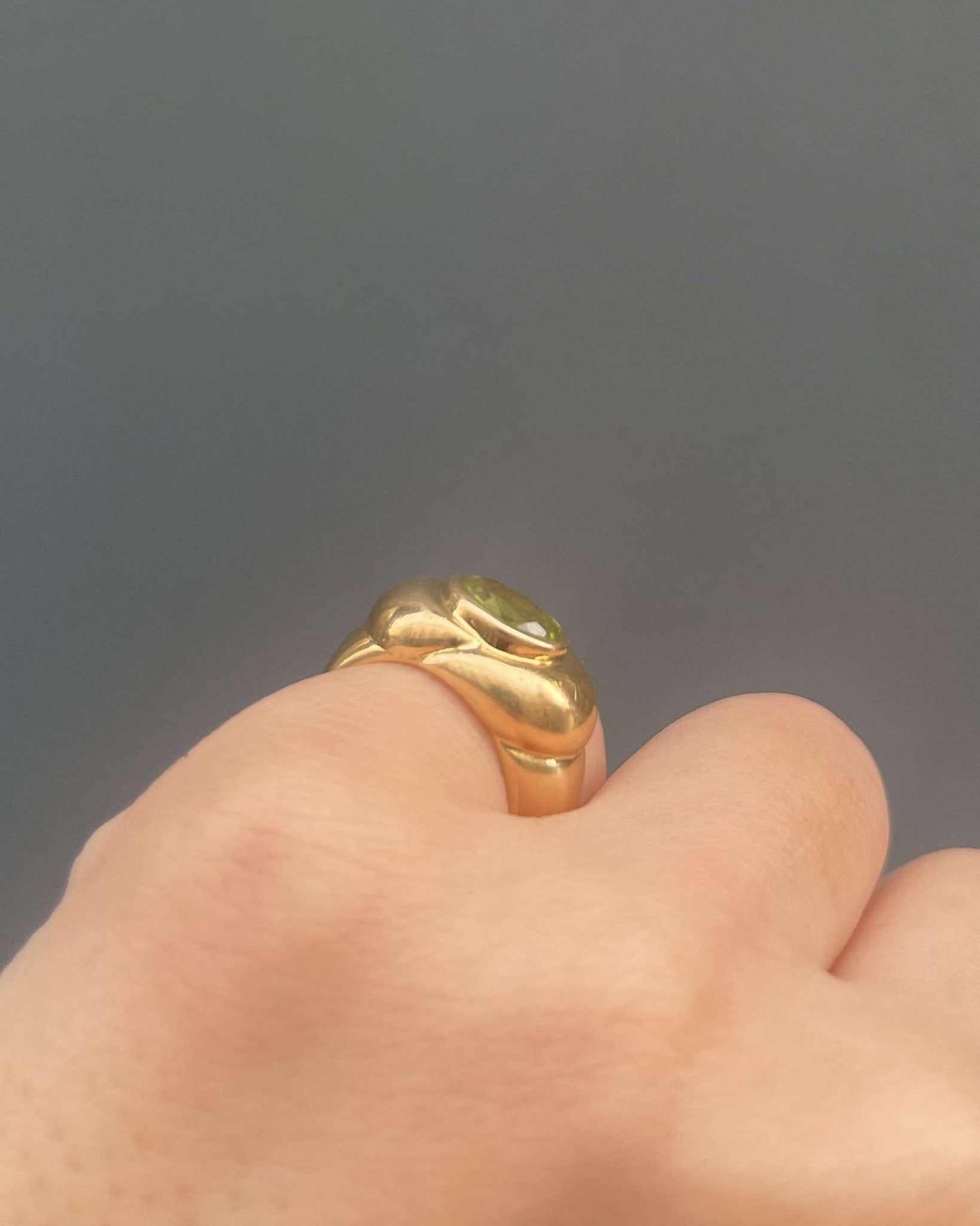 Bague Pinky Jonc Peridot 1.10 carat "Iris" - Elliade Paris