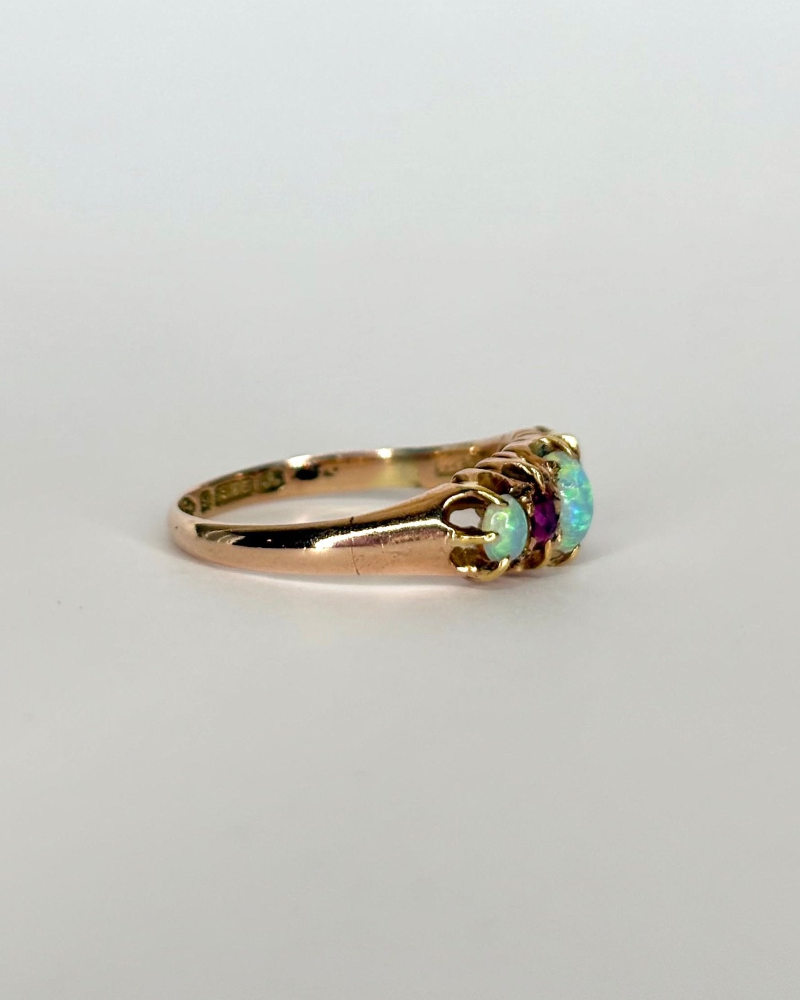 Bague Rivière 3 Opales & 2 Rubis "Sasha" - Elliade Paris