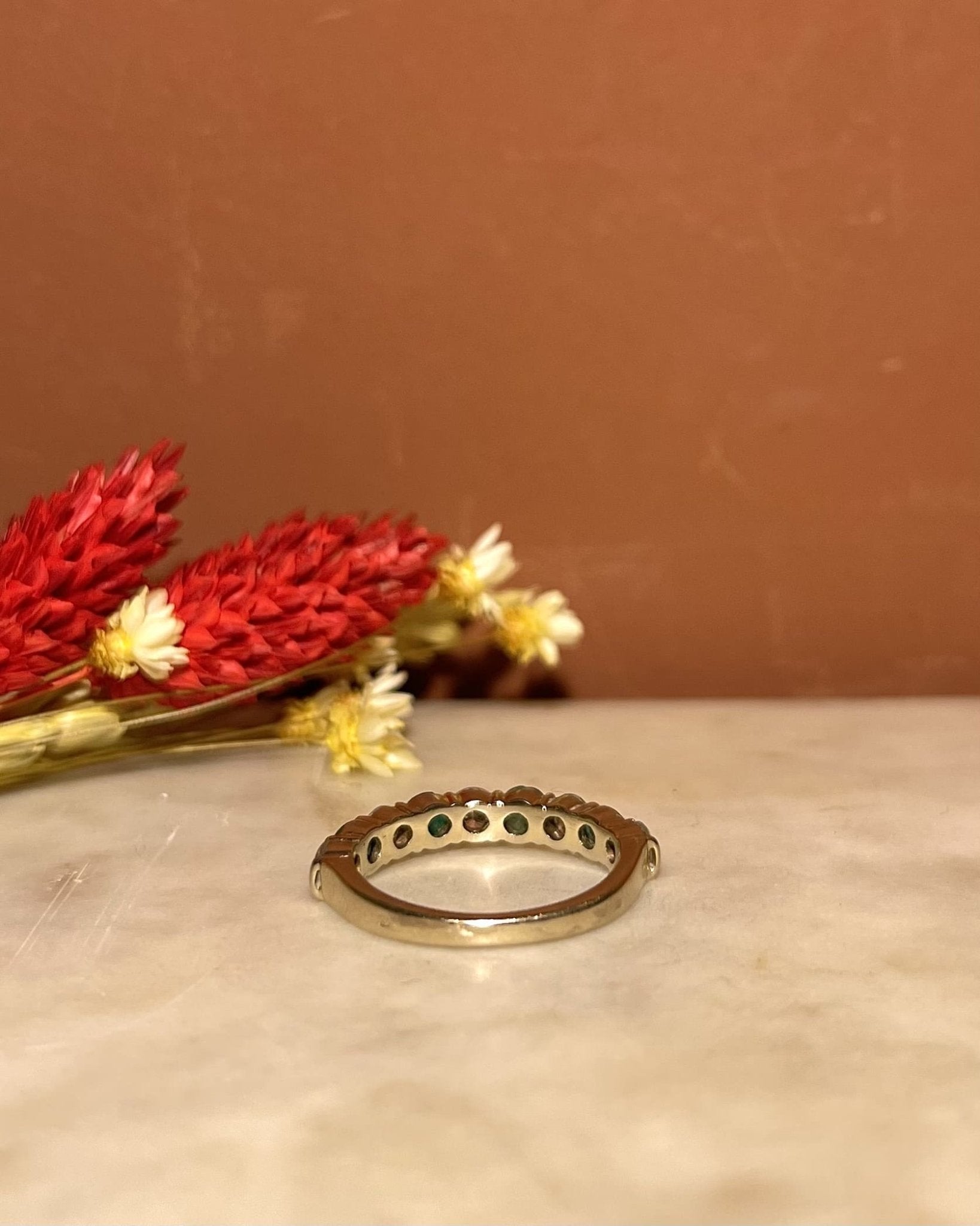 Bague Rivière 4 Emeraudes & 5 Diamants "Julianne" - Elliade Paris