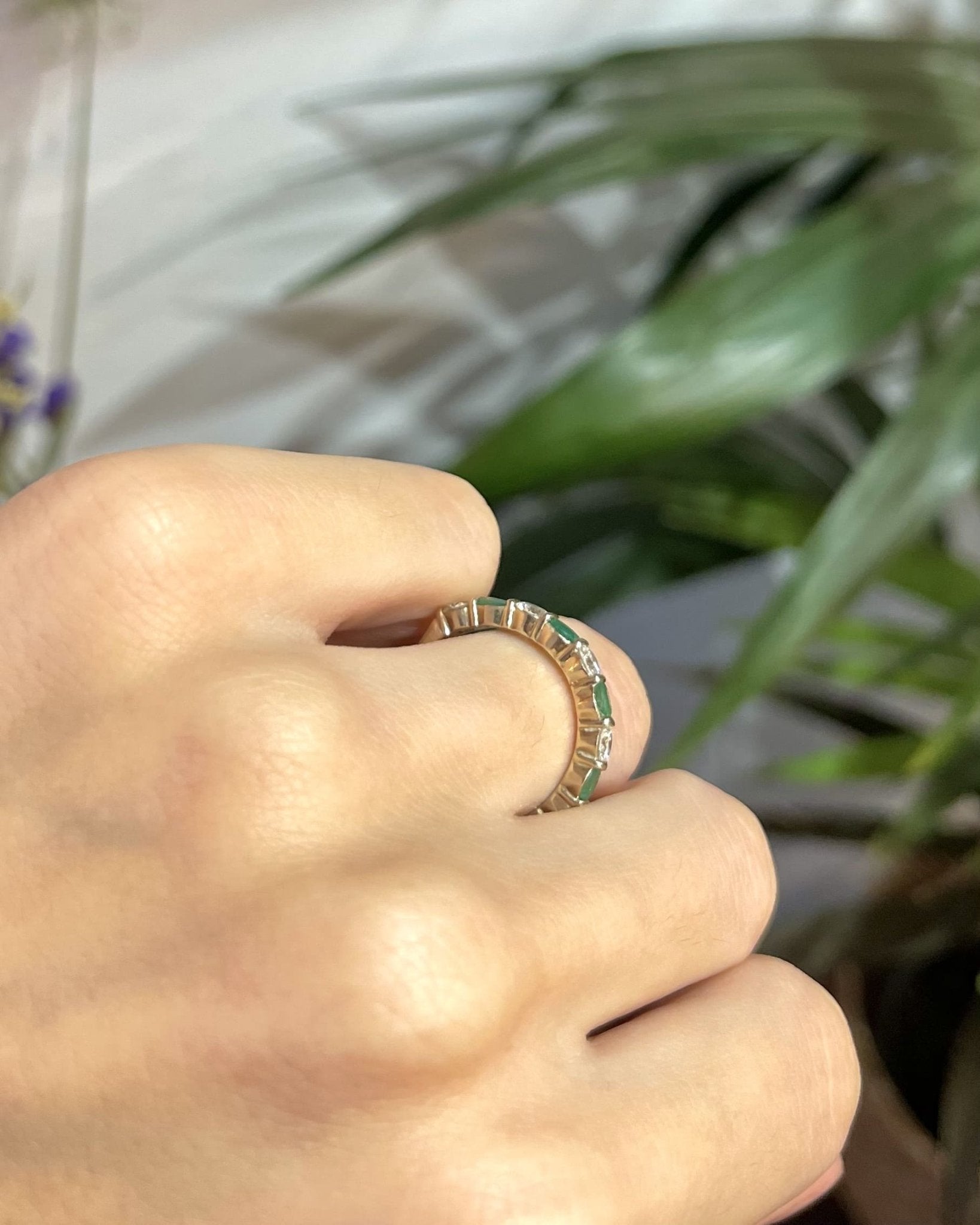 Bague Rivière 4 Emeraudes & 5 Diamants "Julianne" - Elliade Paris