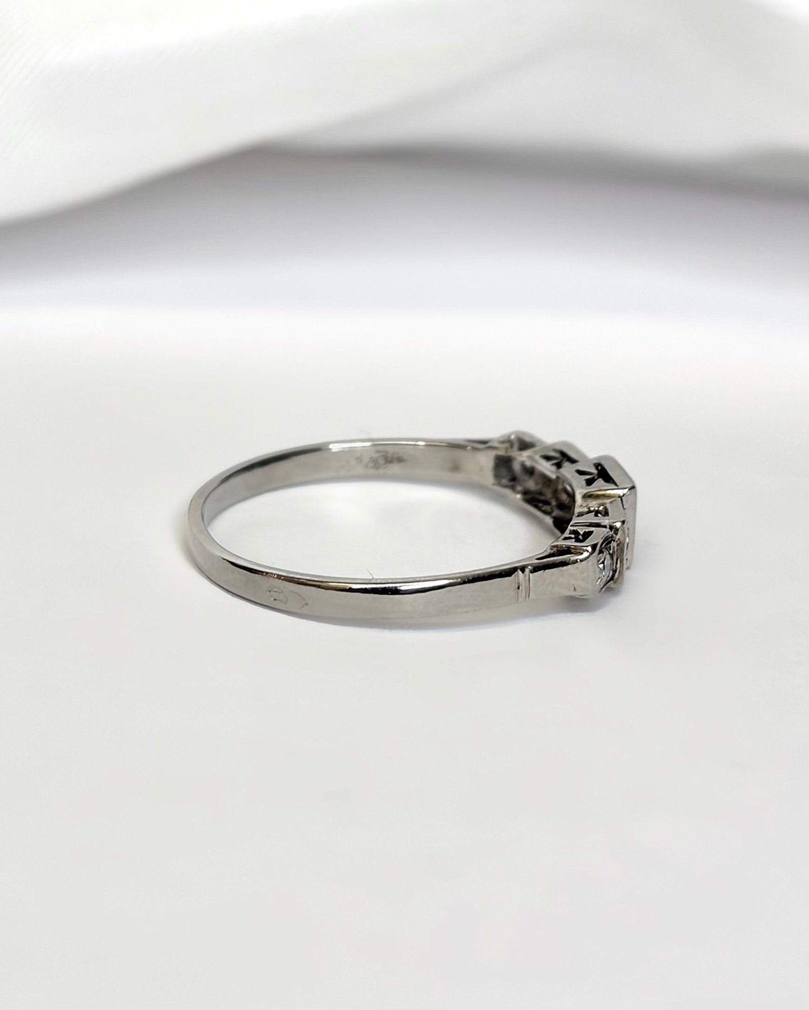 Bague Rivière Art-Déco Diamants "Diana" - Elliade Paris